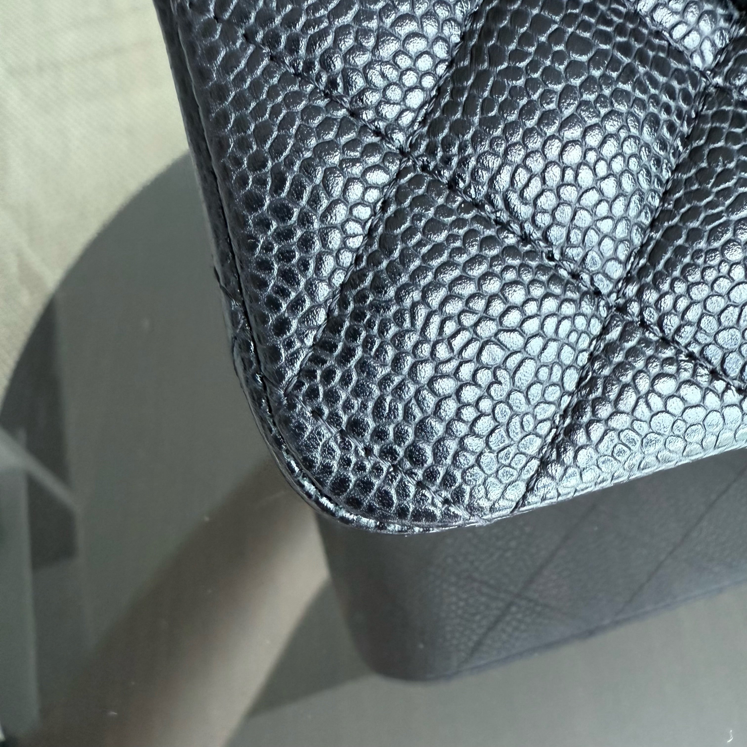 Chanel Classic Flap Medium - Caviar 25CM Quilted Grained Calfskin Black Gold Hardware Series 19