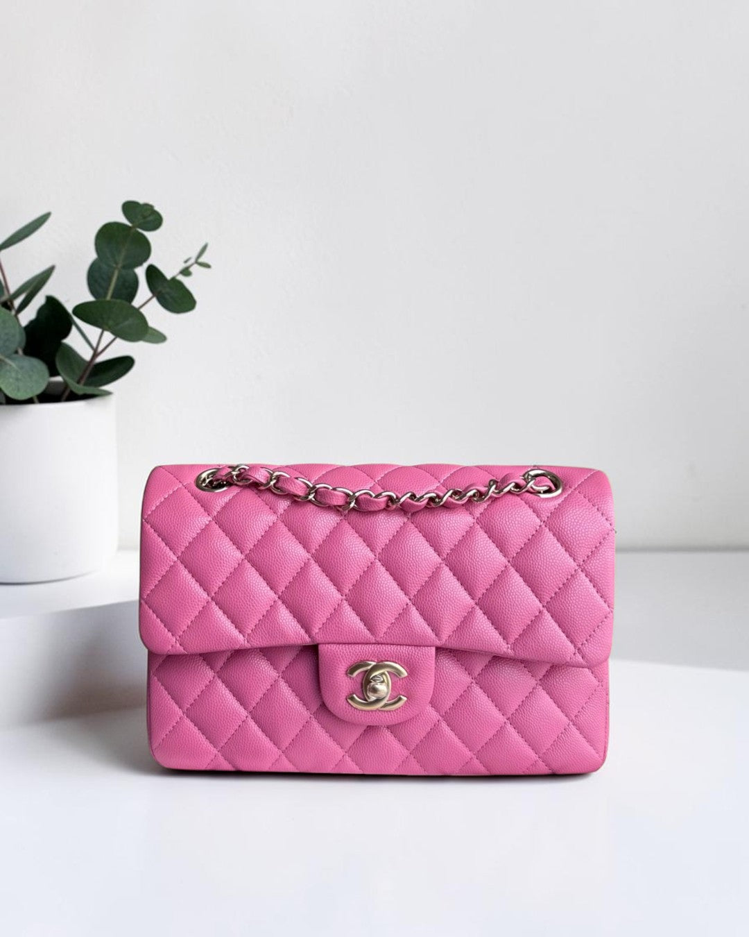 Chanel Classic Flap Small - Caviar 23CM Quilted Grained Calfskin Pink Gold Hardware Series 28