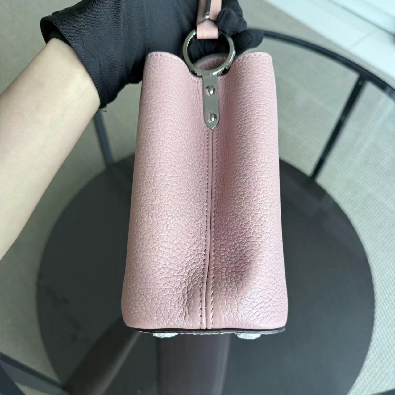 *Microchip* Louis Vuitton Capucines - BB Taurillon Calfskin Rose Jasmin Silver Hardware