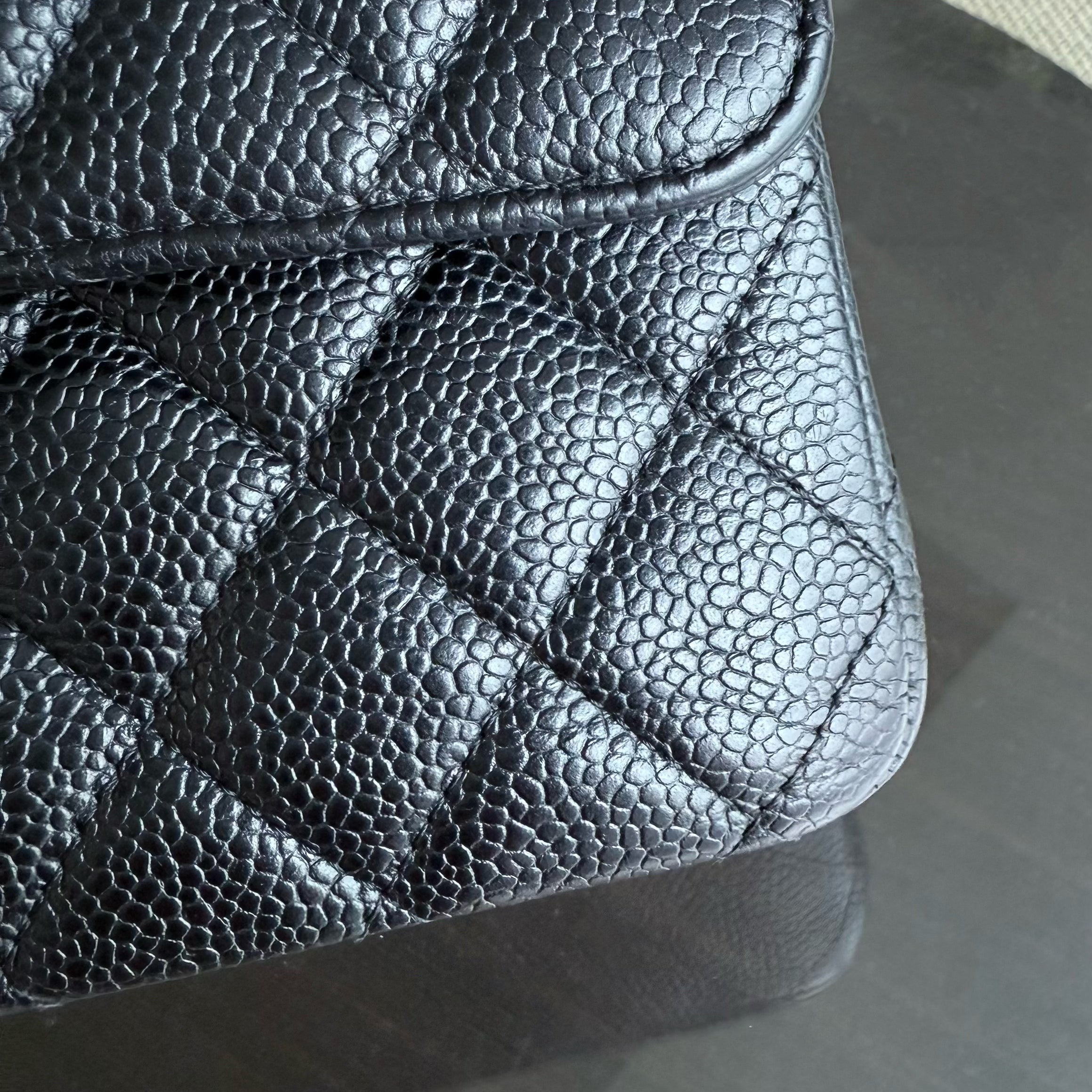 Chanel Classic Flap Medium - Caviar 25CM Quilted Black Silver Hardware Series 18