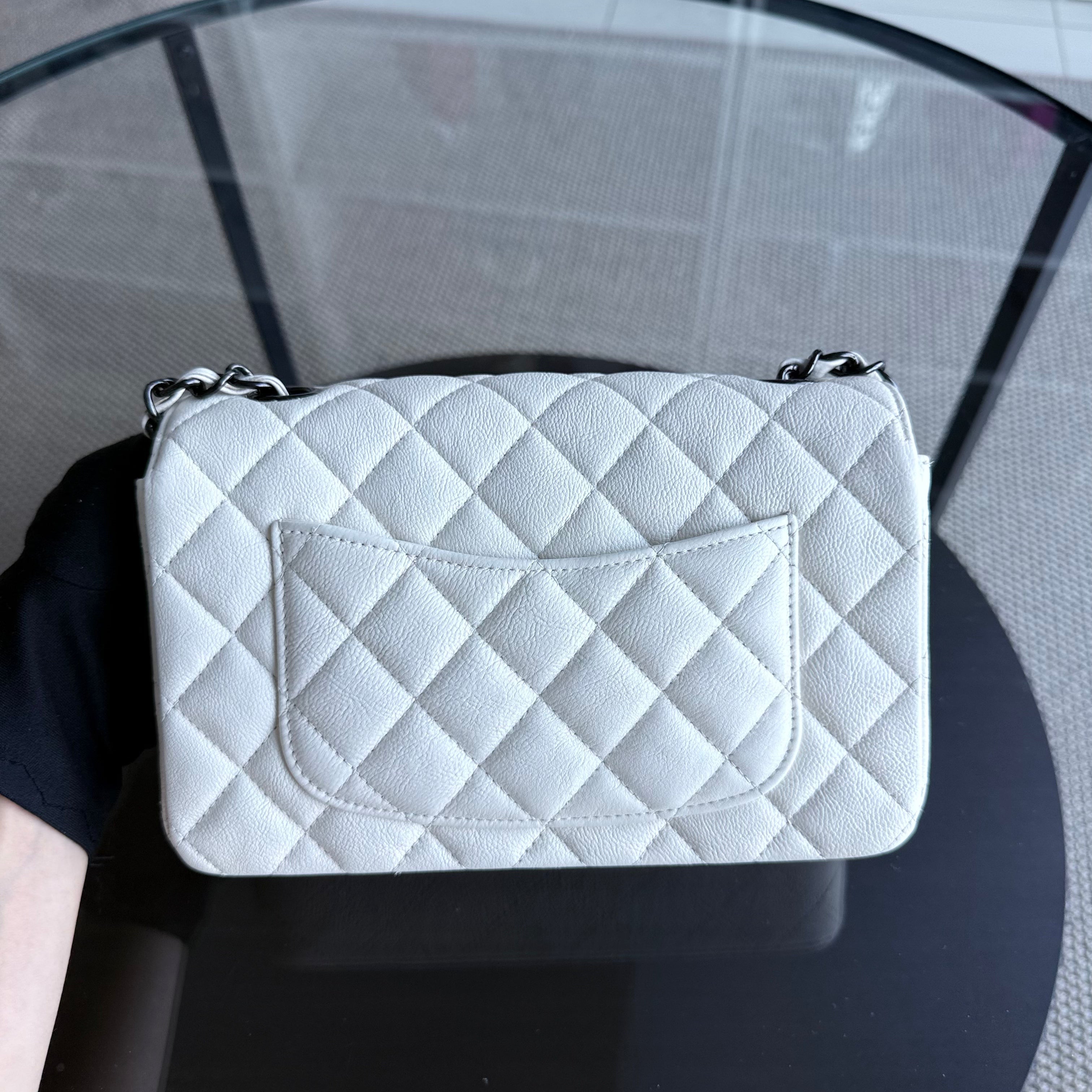 Chanel Classic Flap Mini - Caviar 20CM Quilted White Black Hardware Series 24