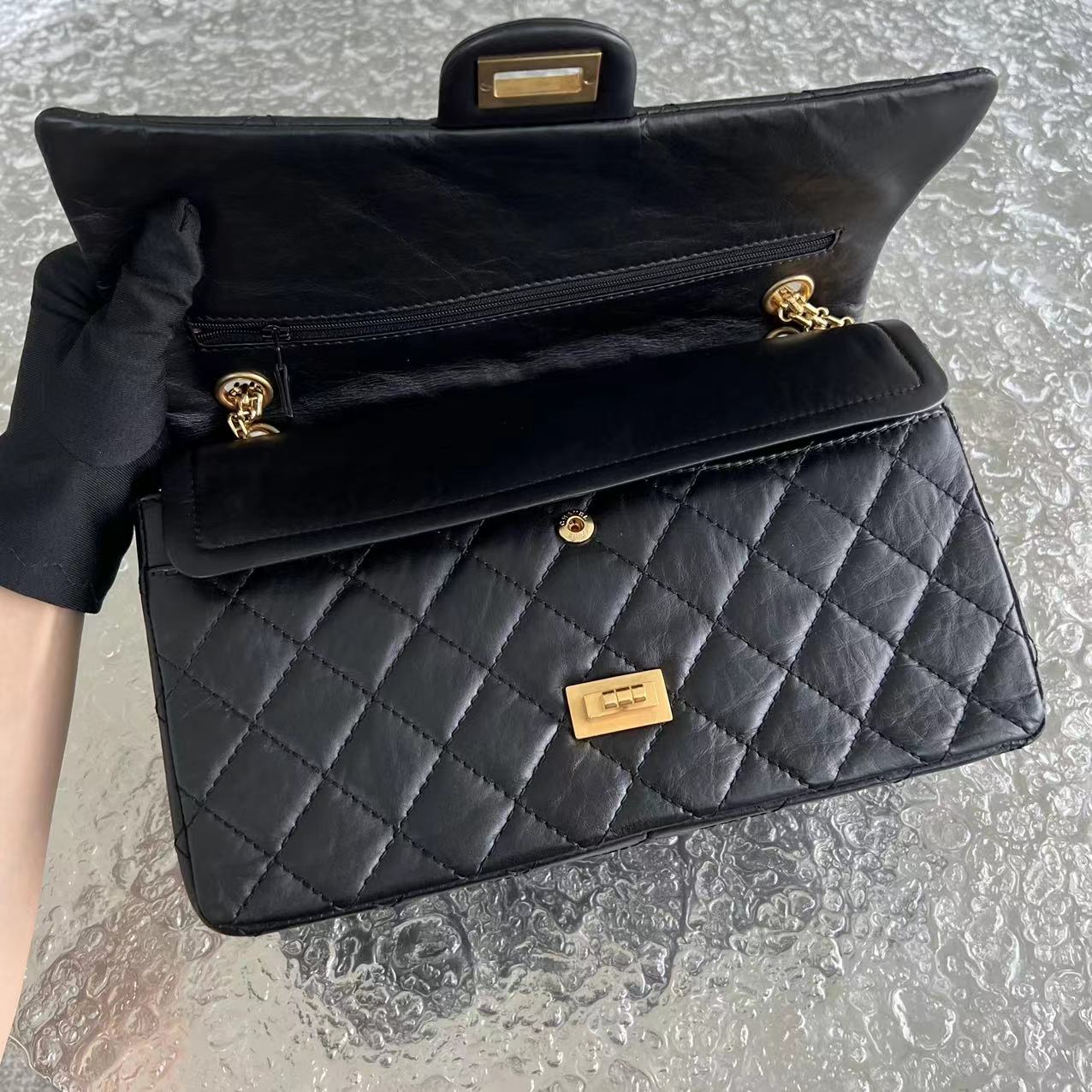 2.55 226 Reissue 28CM Quilted Aged Calfskin Black Golden Hardware