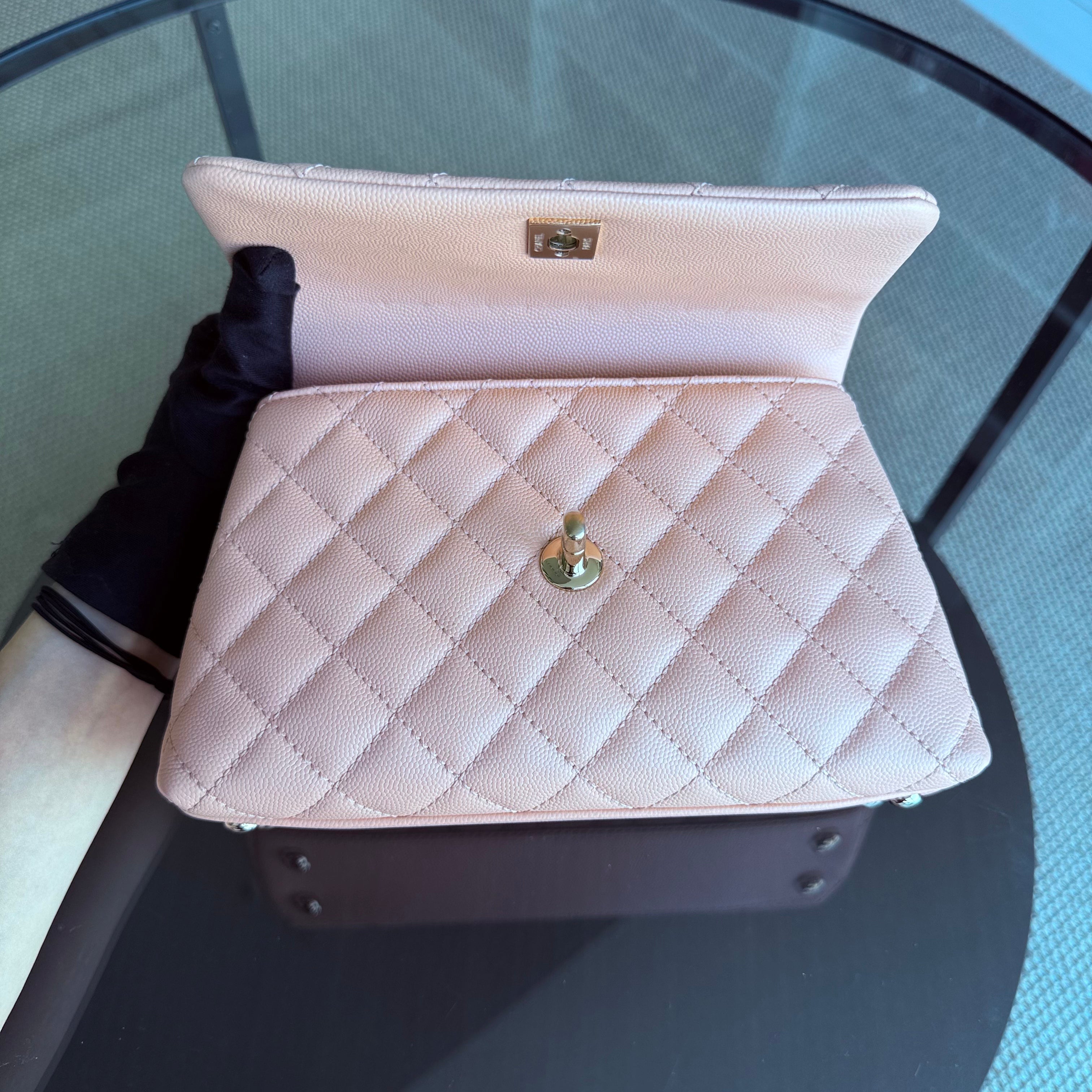 Chanel Coco Handle Small - Caviar 24CM Quilted Light Pink Light Gold Hardware