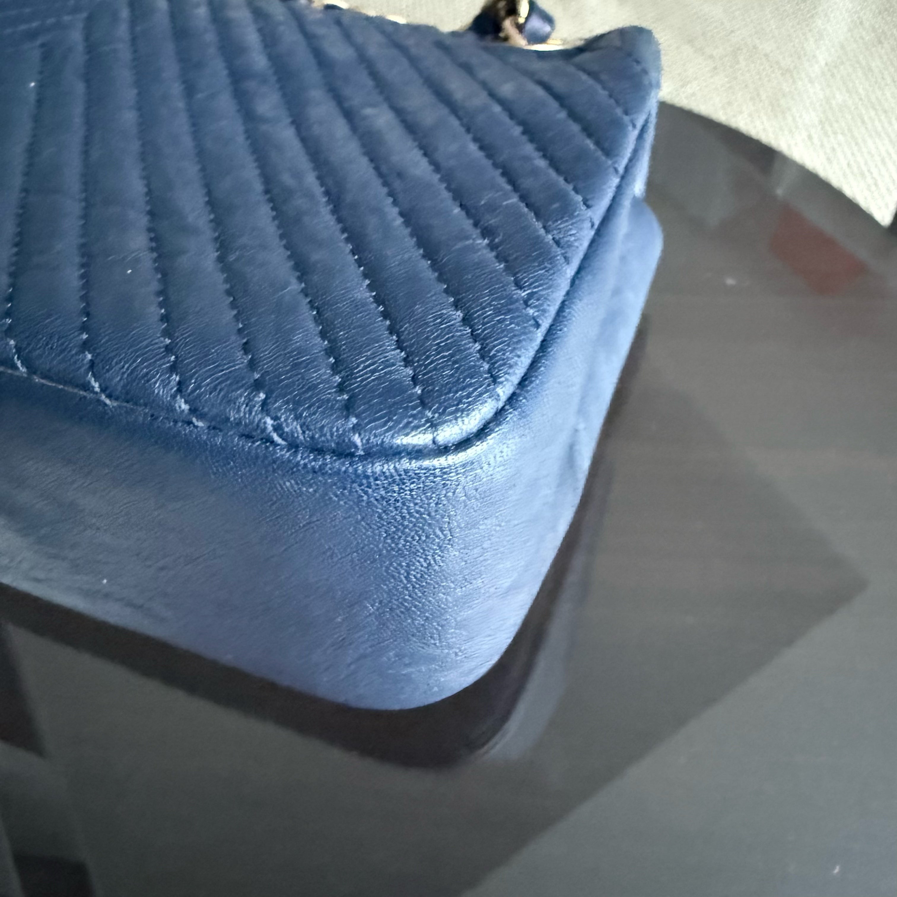 Chanel Seasonal Flap Small - 23CM Surpique CC Herringbone Medallion Flap Chevron Dark Navy Blue Gold Hardware Series 21