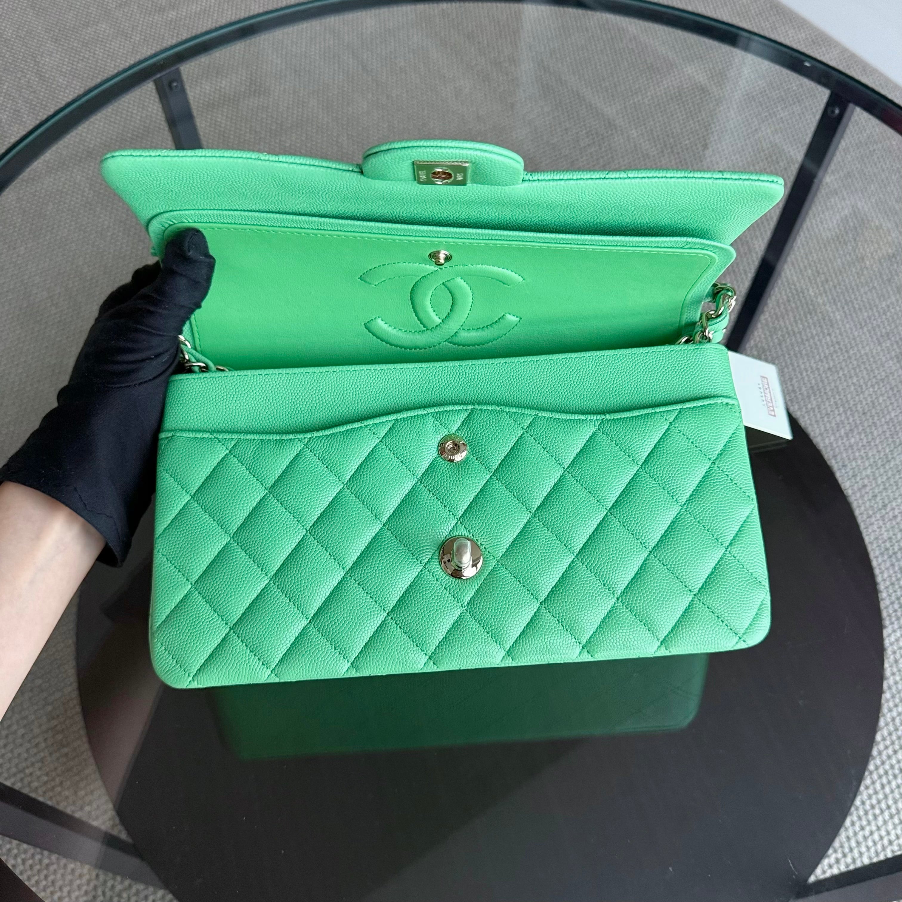 Chanel Classic Flap Medium - Caviar 25CM Quilted Green Gold Hardware Series 27