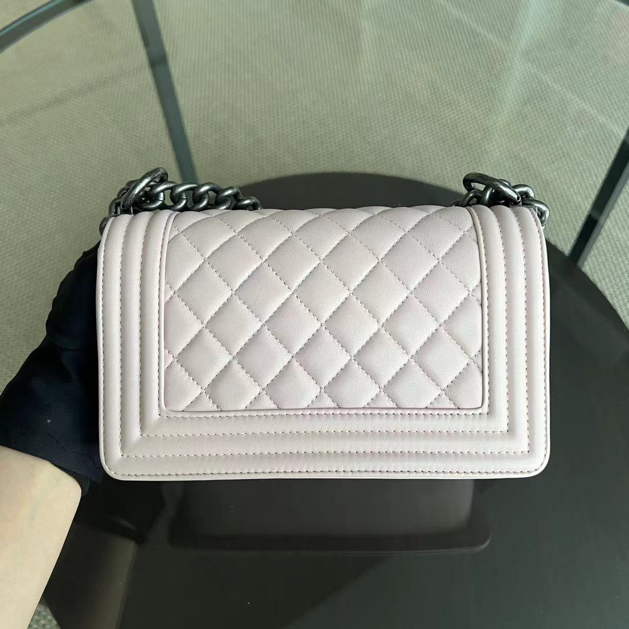 Chanel Boy Small - 20CM Quilted Lambskin Light Pink Ruthenium Silver Hardware Series 19