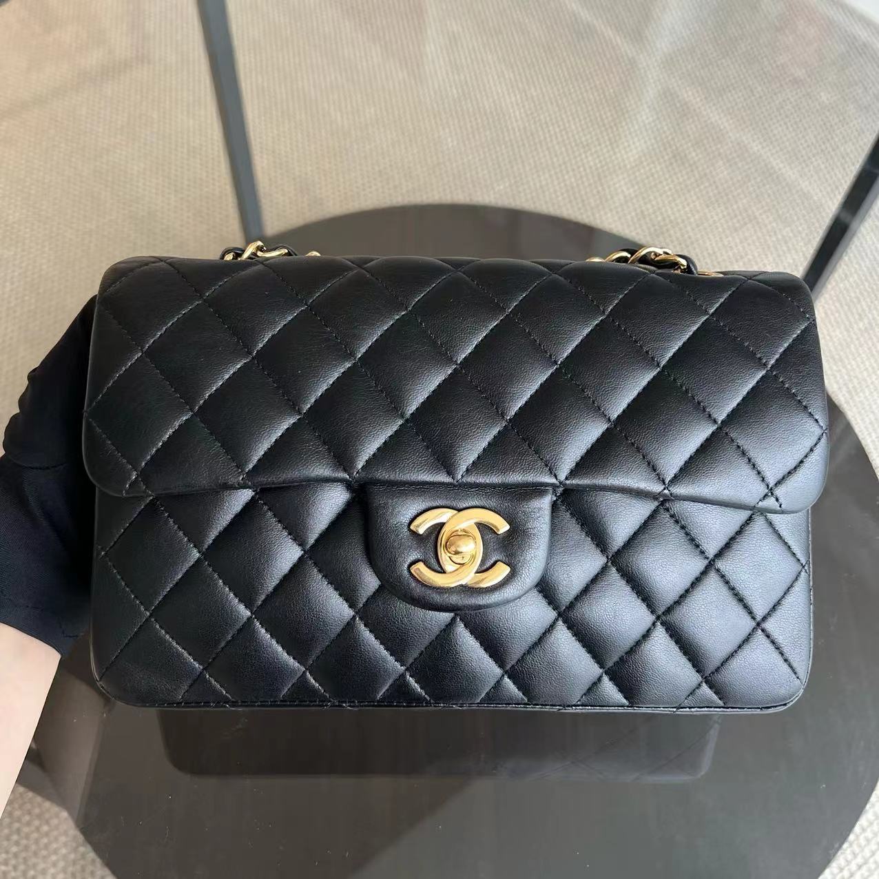 Small Classic Flap 23CM Quilted Lambskin Black Golden Hardware Series 13