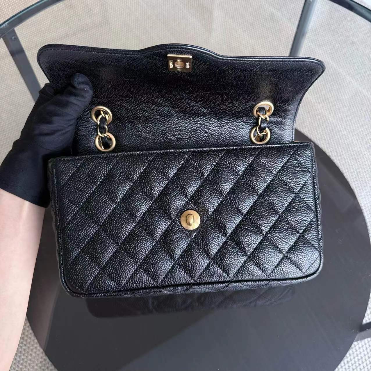 Chanel Caviar Small 23CM 16C Two-Tone Day Flap Black Golden Hardware Series 21