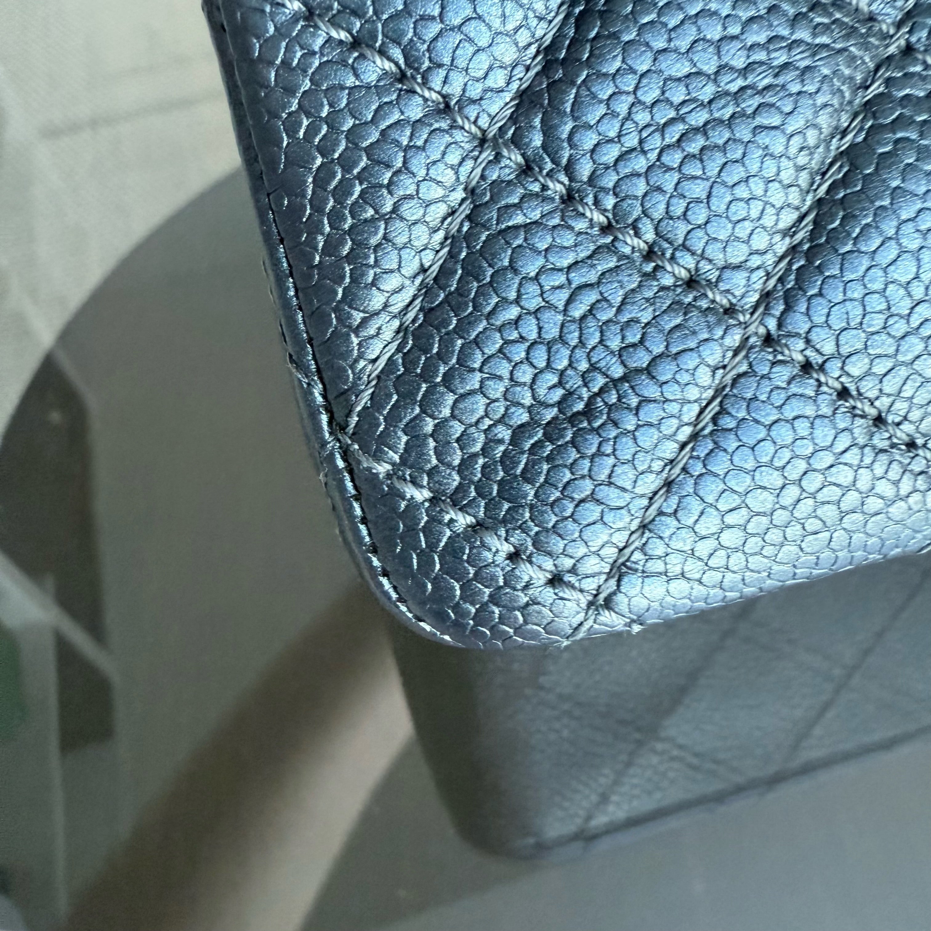 Chanel Classic Flap Medium - Caviar 25CM Quilted Grained Calfskin Black Silver Hardware Series 20