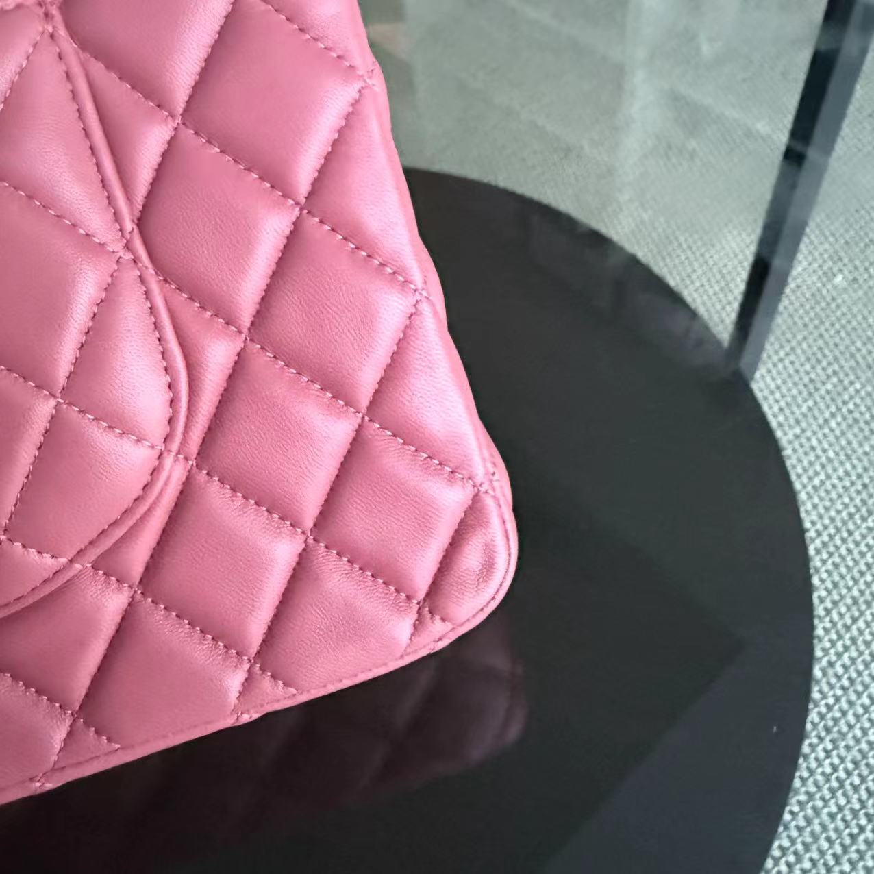 Chanel Classic Flap Medium - Valentine 25CM Single Flap Quilted Lambskin Sakura Pink Gold Hardware Series 19