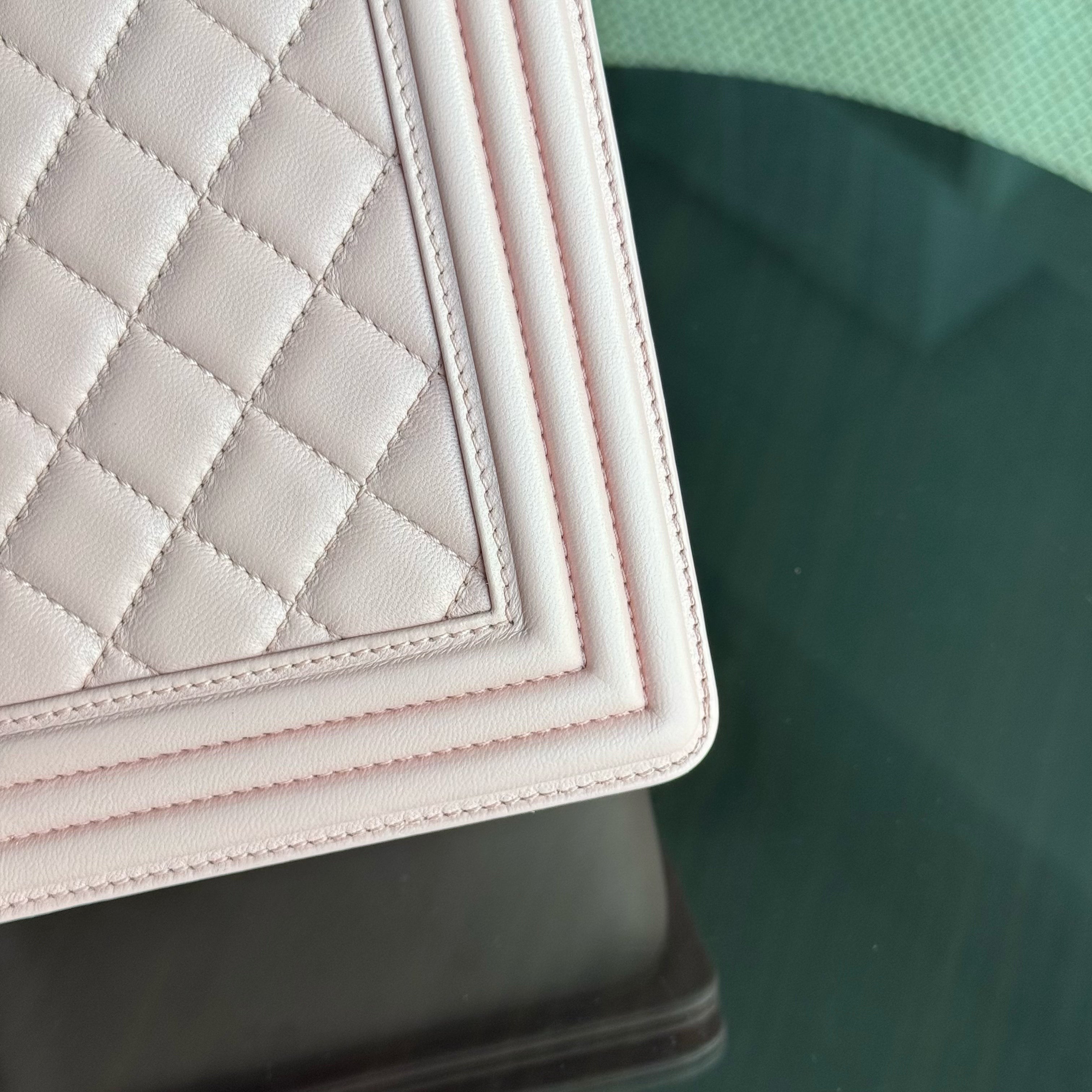 Chanel Boy Medium - 28CM Quilted Lambskin Pink Ruthenium Silver Hardware Series 20