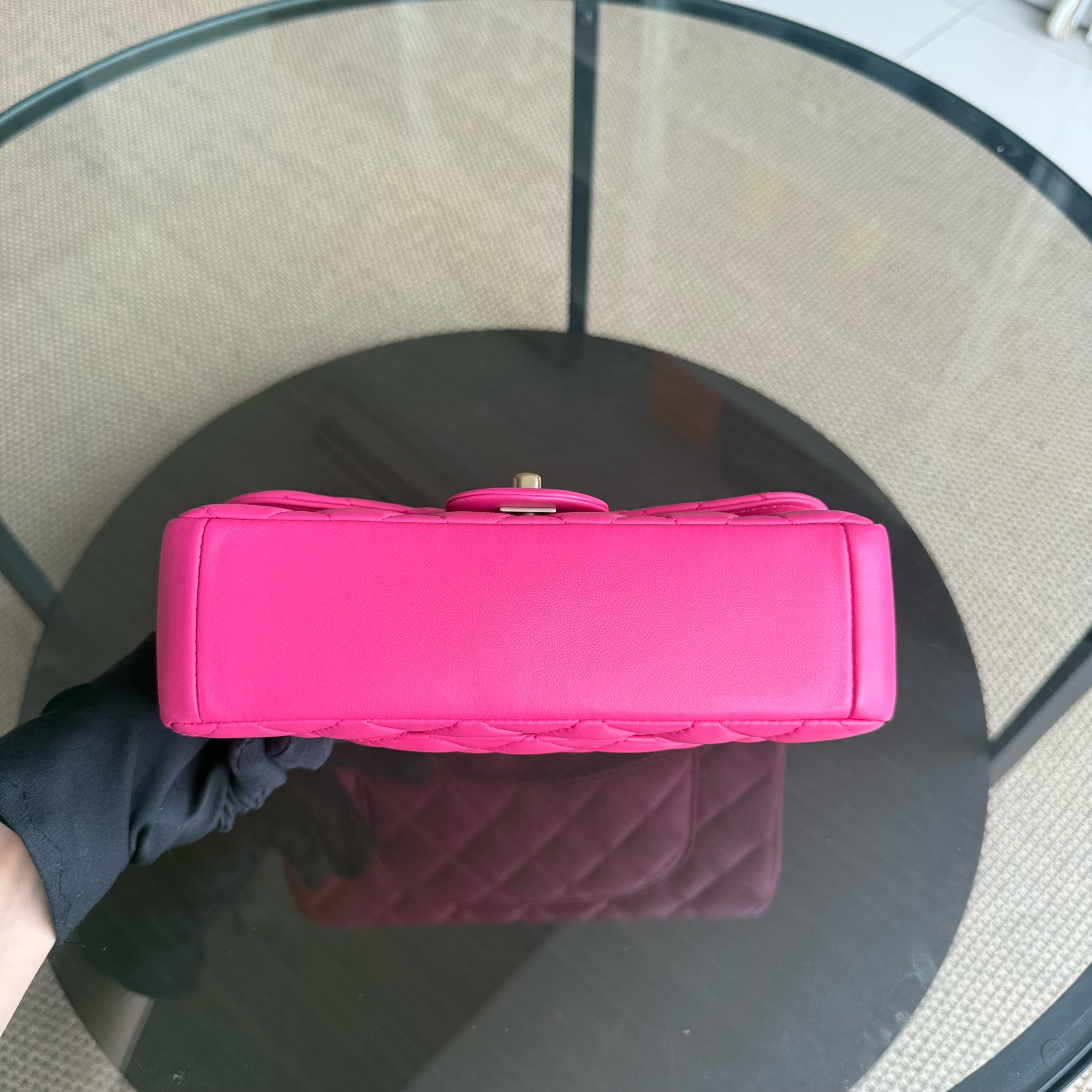 Chanel Chic Flap Small - 23CM Quilted Lambskin Sakura Pink Gold Hardware Series 21