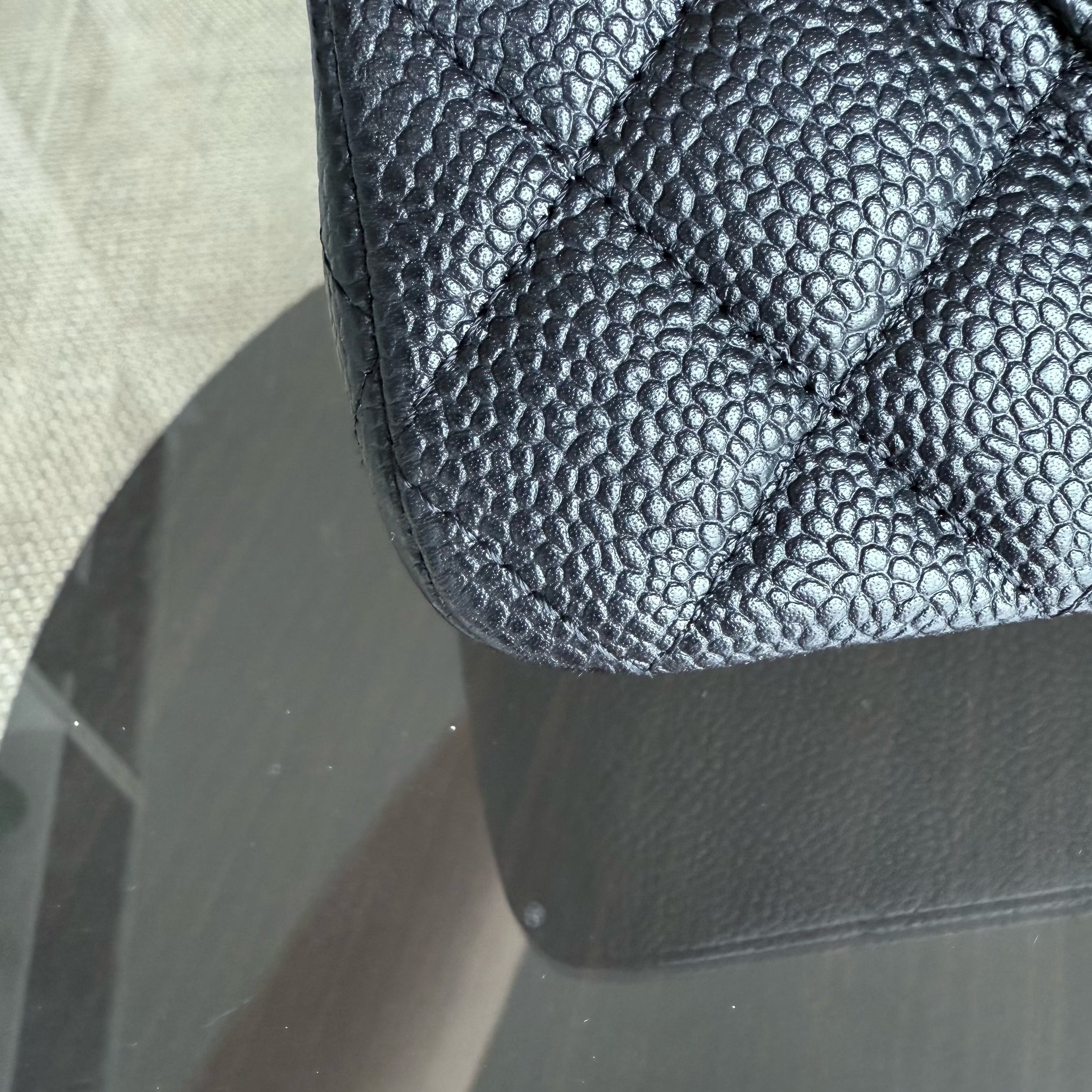 Chanel Classic Flap Medium - Caviar 25CM Quilted Black Gold Hardware Series 21