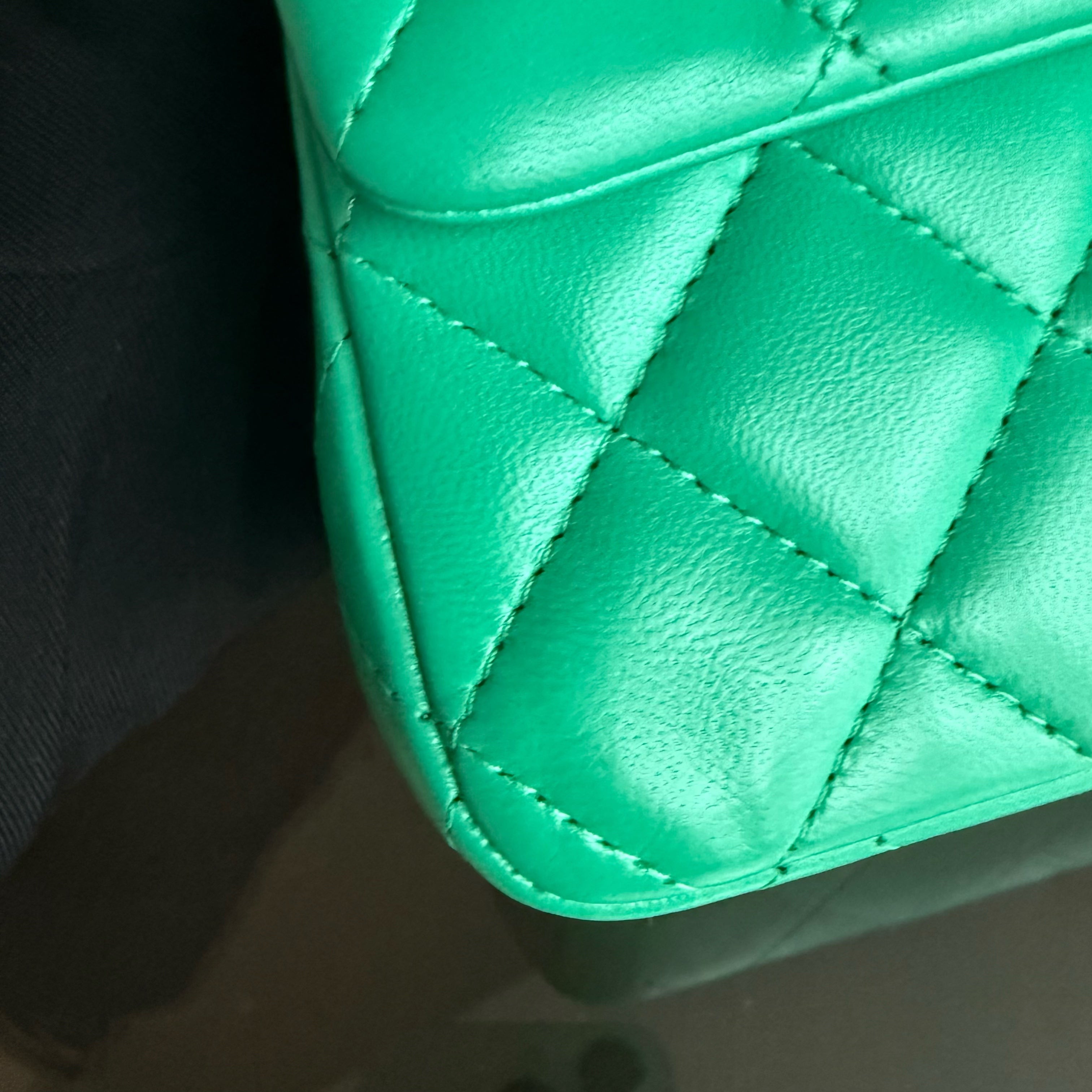 Chanel Classic Flap Mini - 20CM Quilted Lambskin Green Gold Hardware Series 18