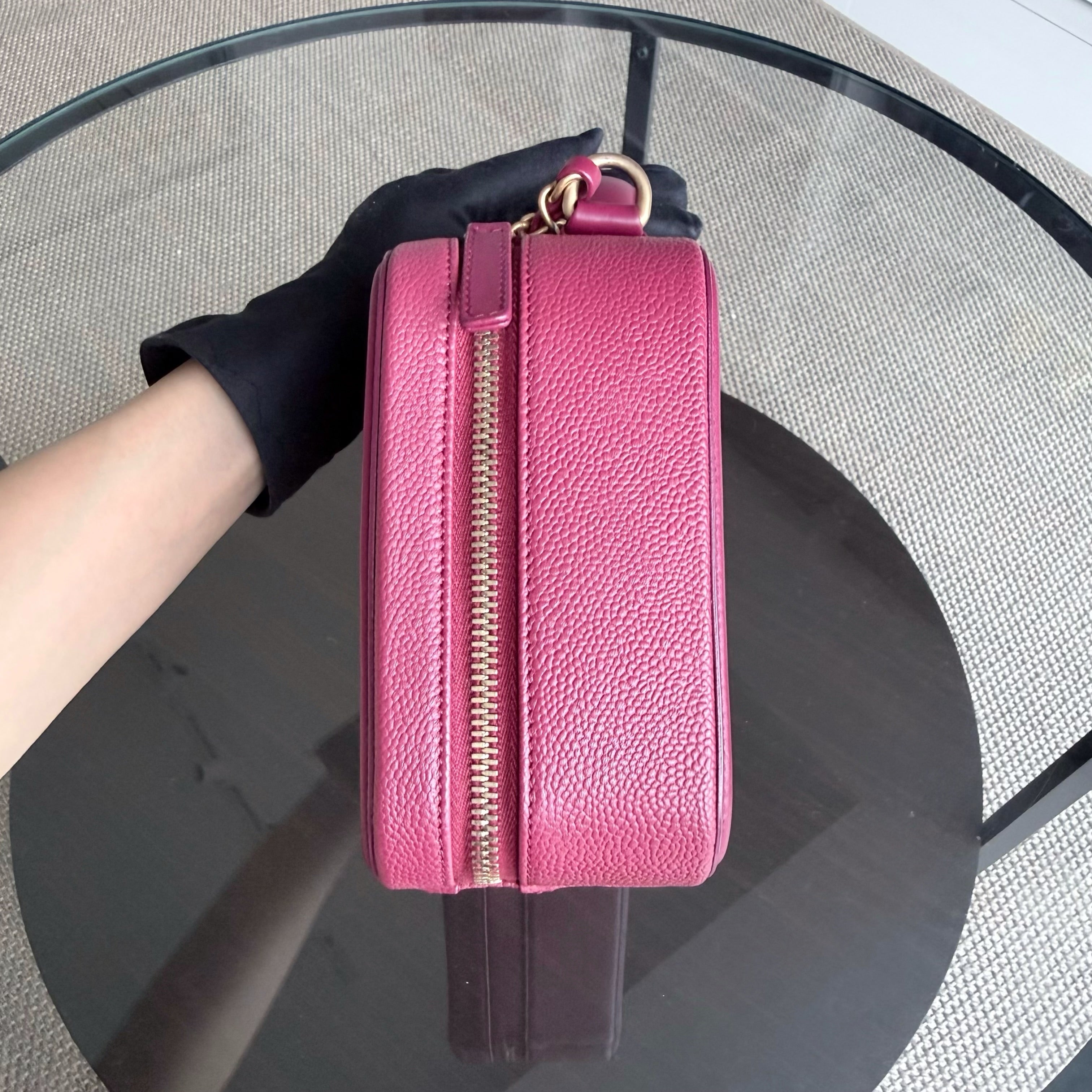 Chanel Filigree Vanity Case Medium - Caviar 21CM Dark Pink Gold Hardware Series 26