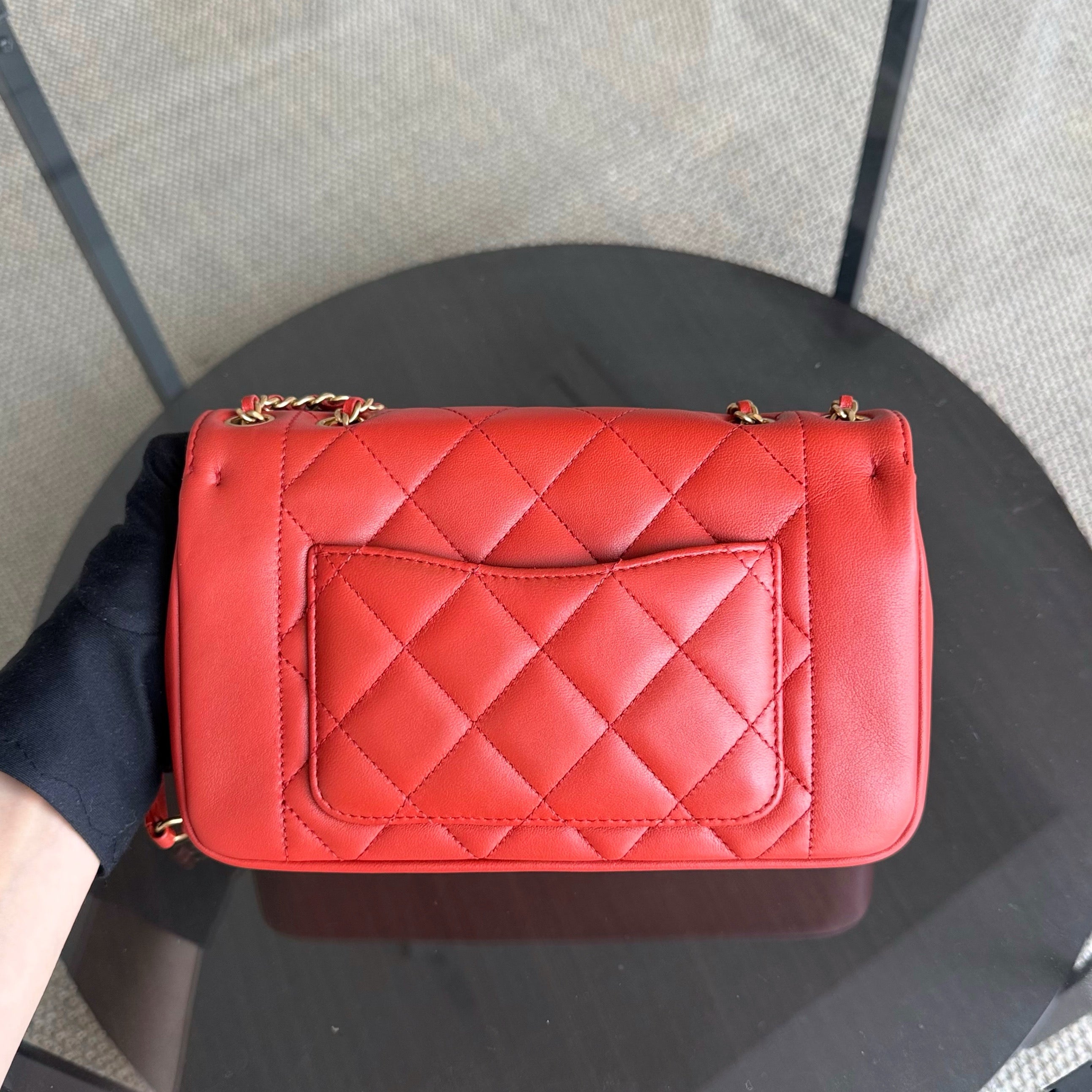 Chanel Diana Reissue Small - 22CM Quilted Lambskin Red Gold Hardware Series 20 (Copy)