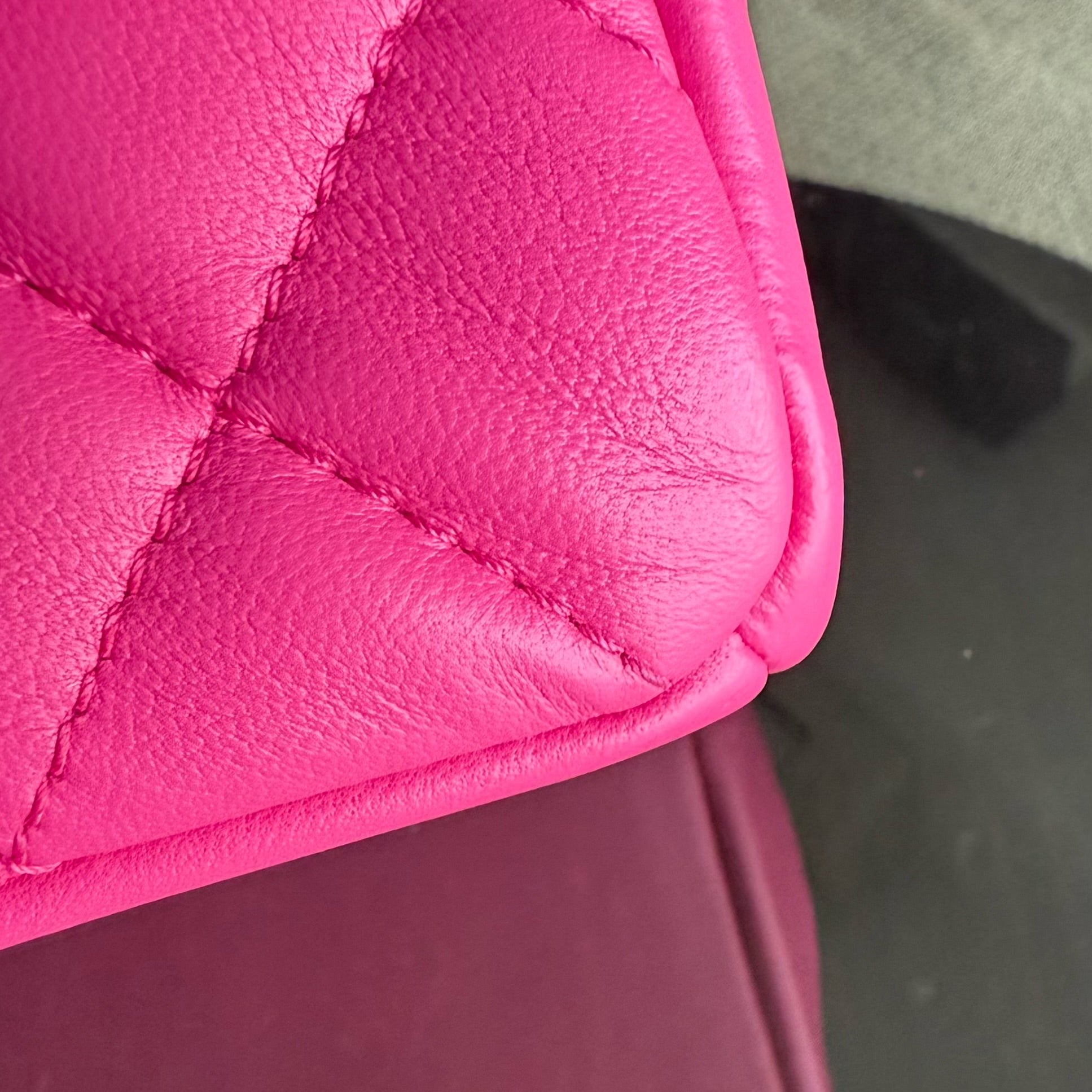 Chanel Chic Flap Seasonal Flap Medium - 25CM Quilted Lambskin Pink Gold Hardware Series 21