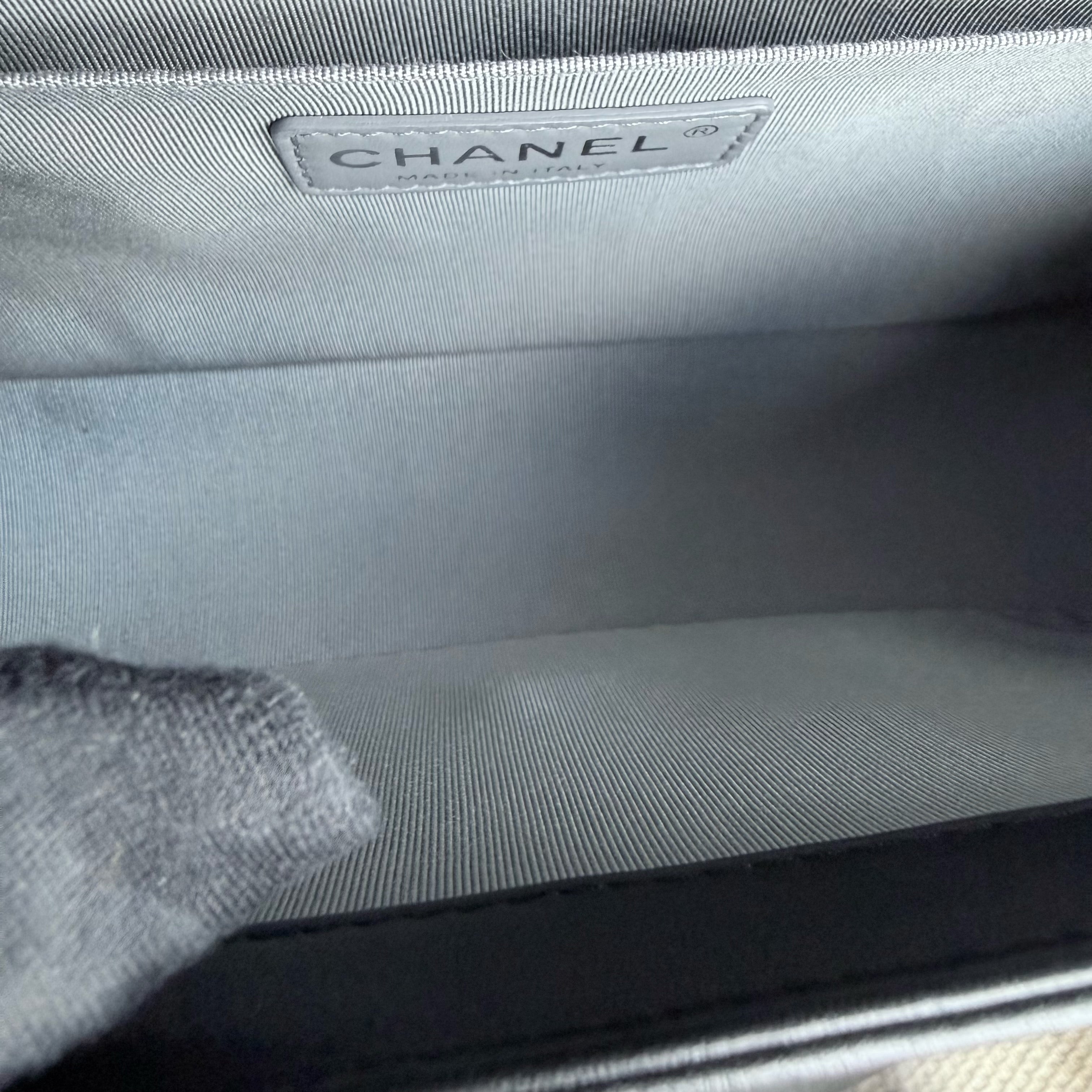 Chanel Boy Medium - 25CM Chevron Calfskin Black Ruthenium Silver Hardware