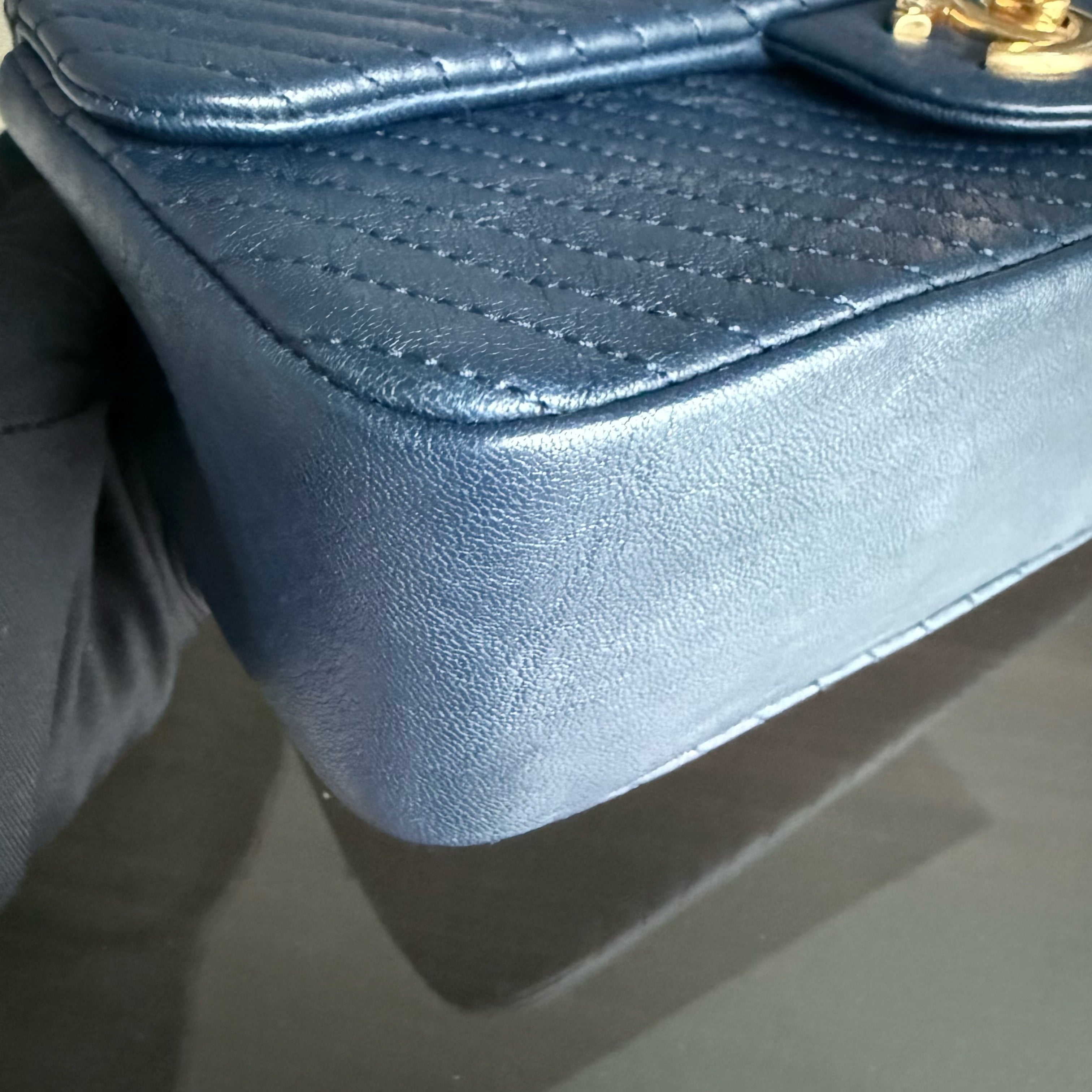 Chanel Seasonal Flap Small - 23CM Surpique CC Herringbone Medallion Flap Chevron Dark Navy Blue Gold Hardware Series 21