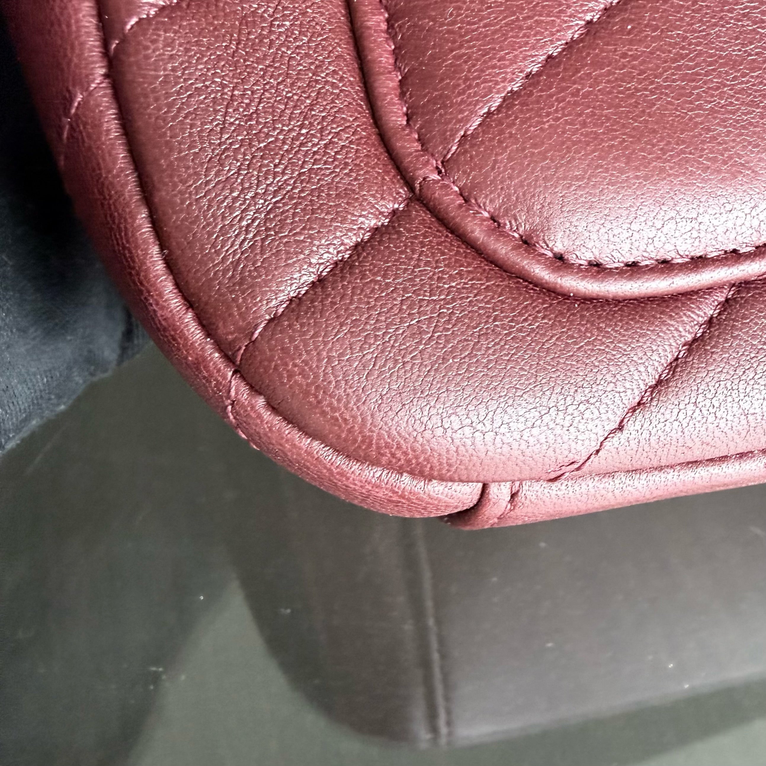 Chanel Flap - 22CM Chevron Calfskin Gold Hardware Series 22