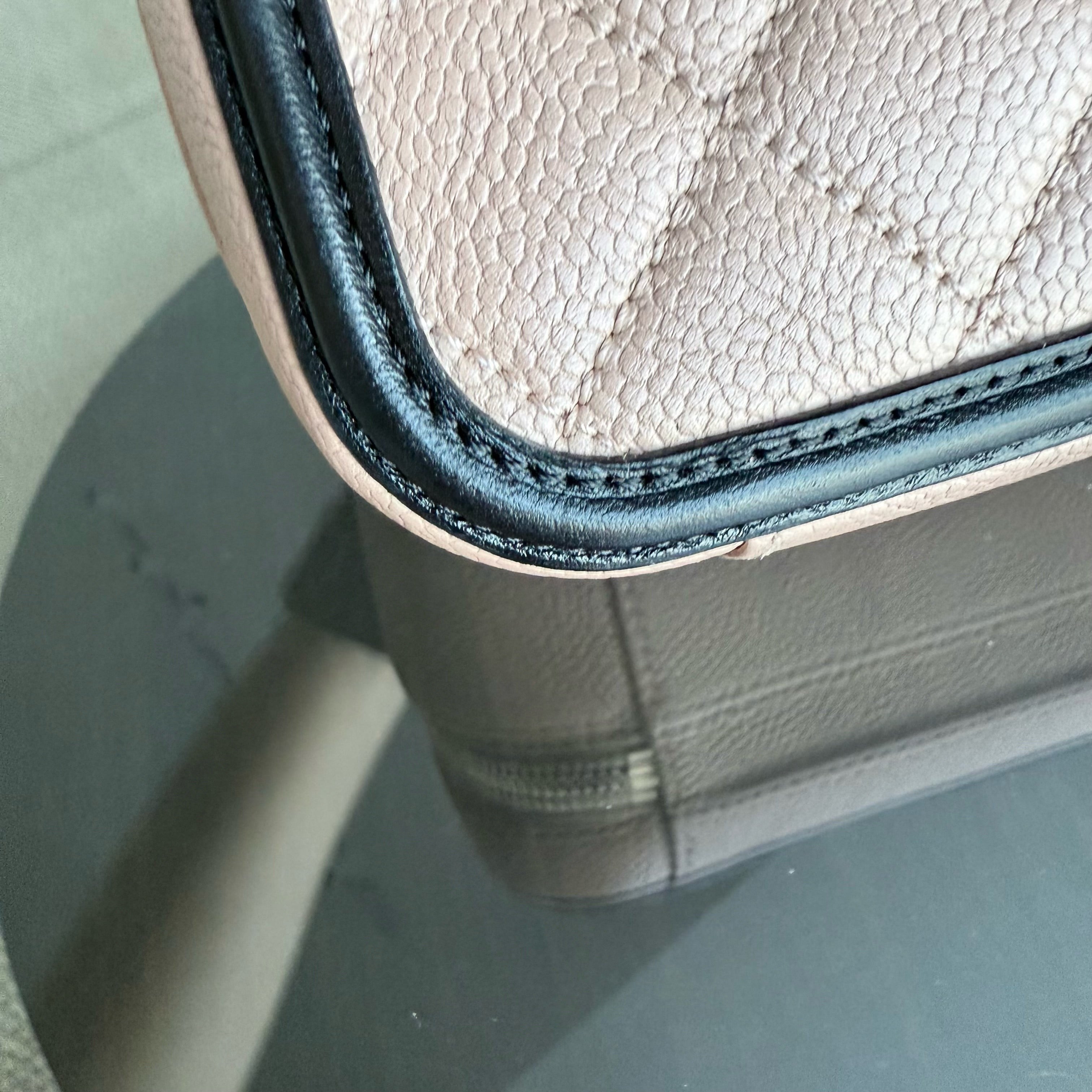 Chanel Vanity Case Filigree Medium - Caviar Grained Calfskin Black Beige Series 24