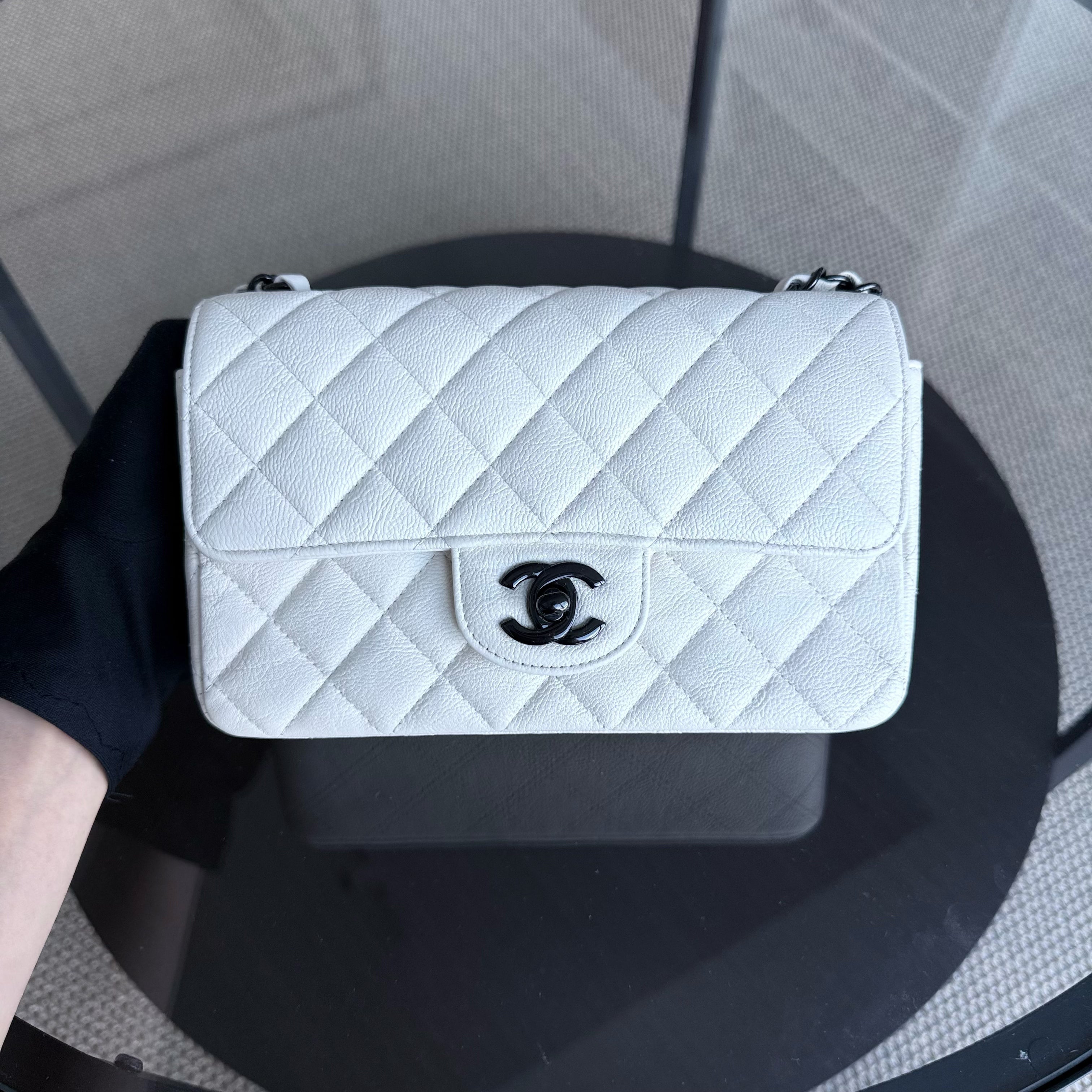 Chanel Classic Flap Mini - Caviar 20CM Quilted White Black Hardware Series 24