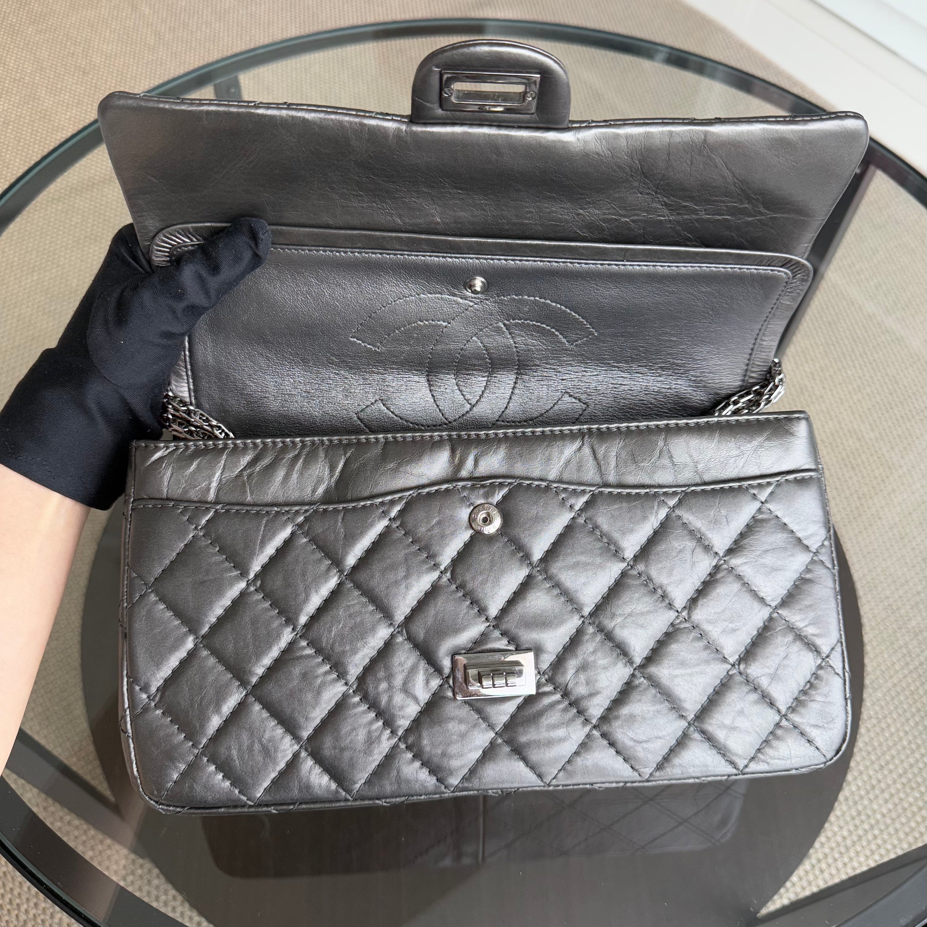 Chanel 2.55 Reissue 226 - Quilted Calfskin Noir Metal Silver Hardware Series 15