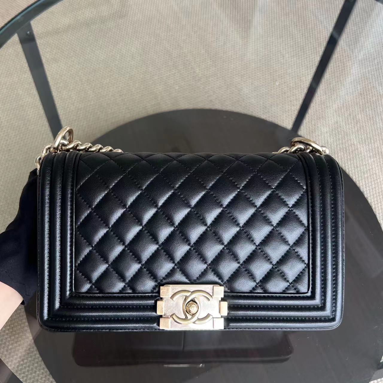 Boy Medium 25CM Quilted Lambskin Black Golden Hardware Series 22