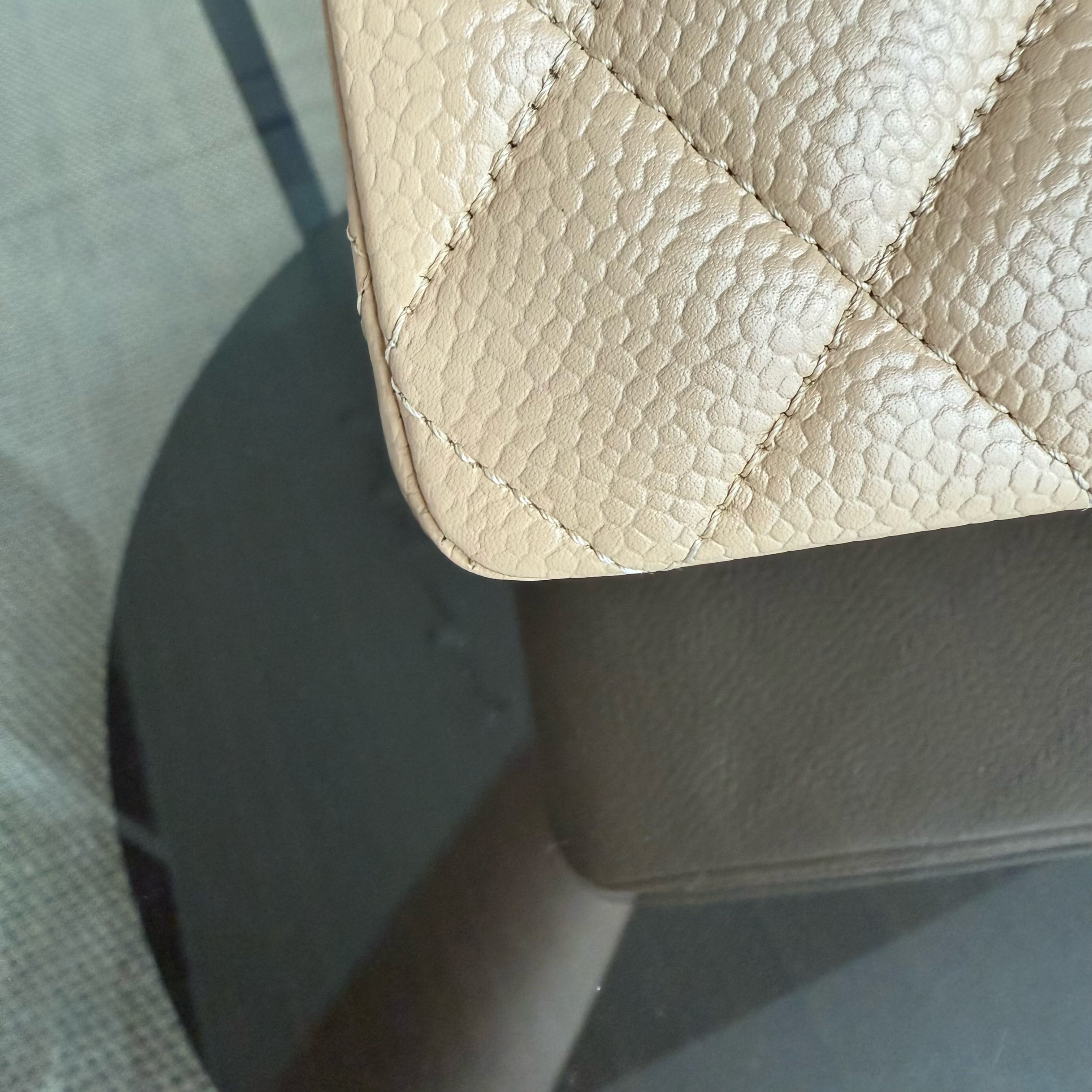Chanel Classic Flap Medium - Caviar 25CM Quilted Grained Calfskin Beige Gold Hardware Series 18