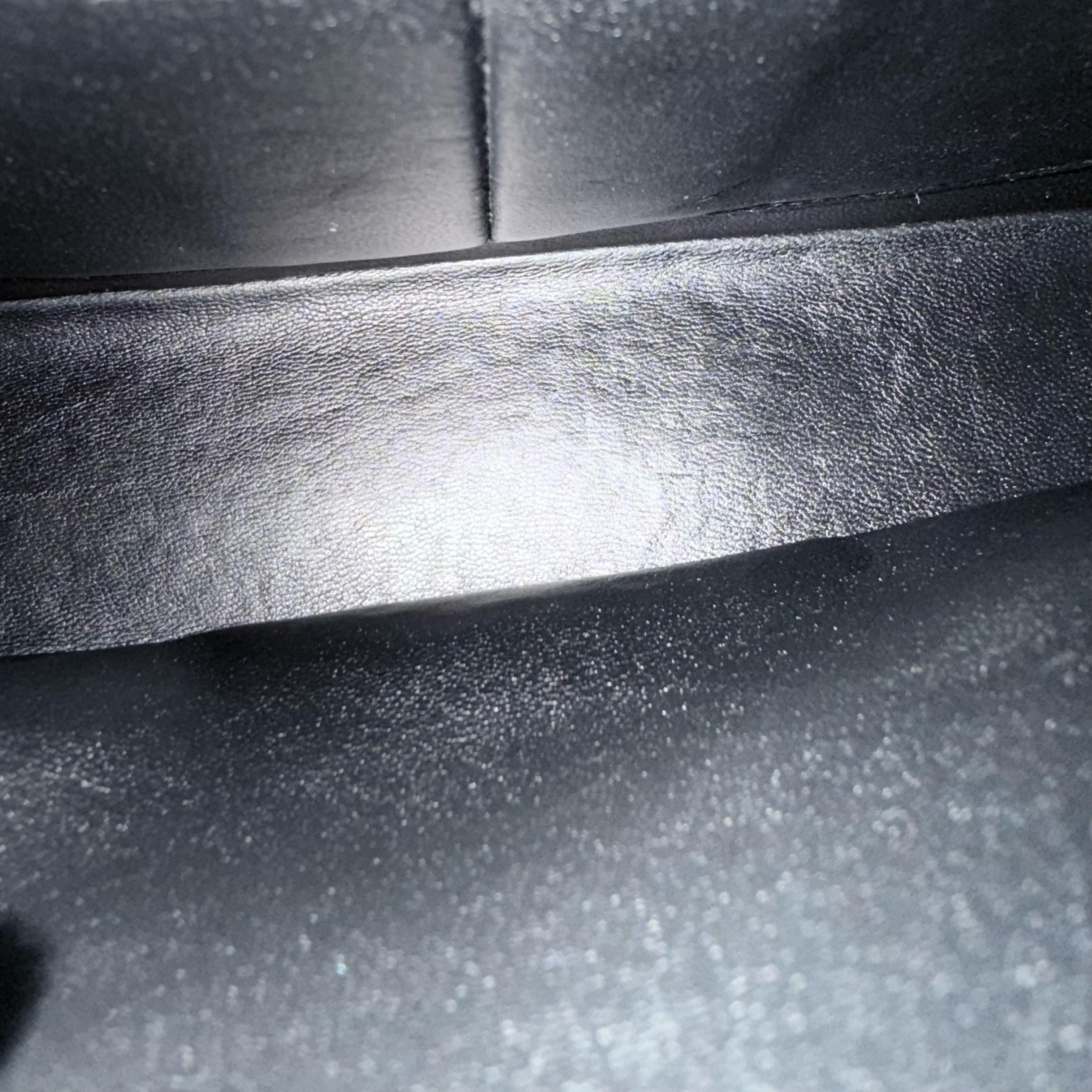 Chanel Classic Flap Medium - Caviar 25CM Quilted Black Gold Hardware