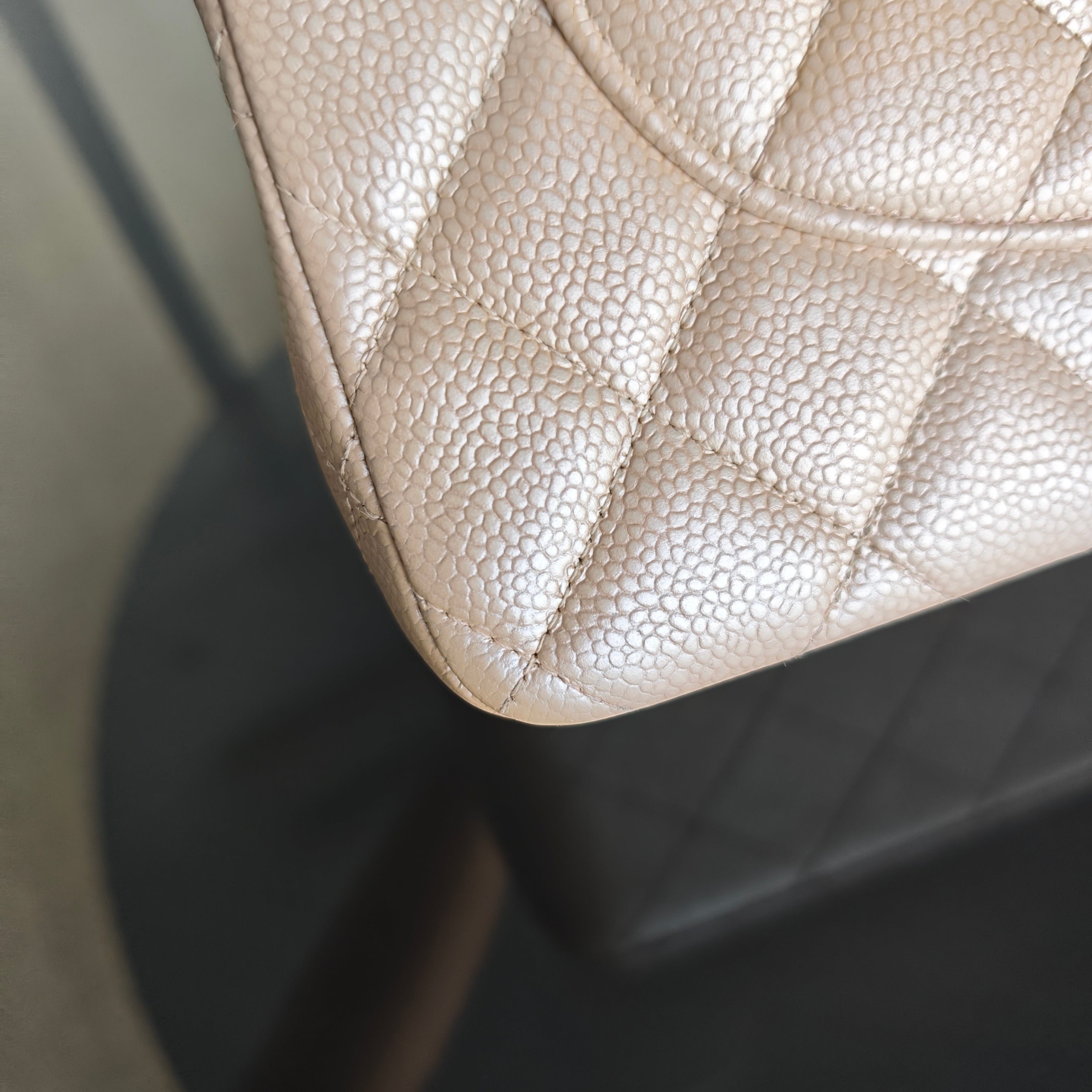 Chanel Classic Flap Jumbo - Caviar 30CM Double Flap Quilted iridescent Beige Gold Hardware Series 16