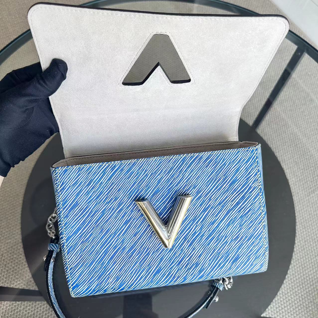 LV Louis Vuitton Twist MM Light Blue Denim EPI Leather Two-tone Metal
