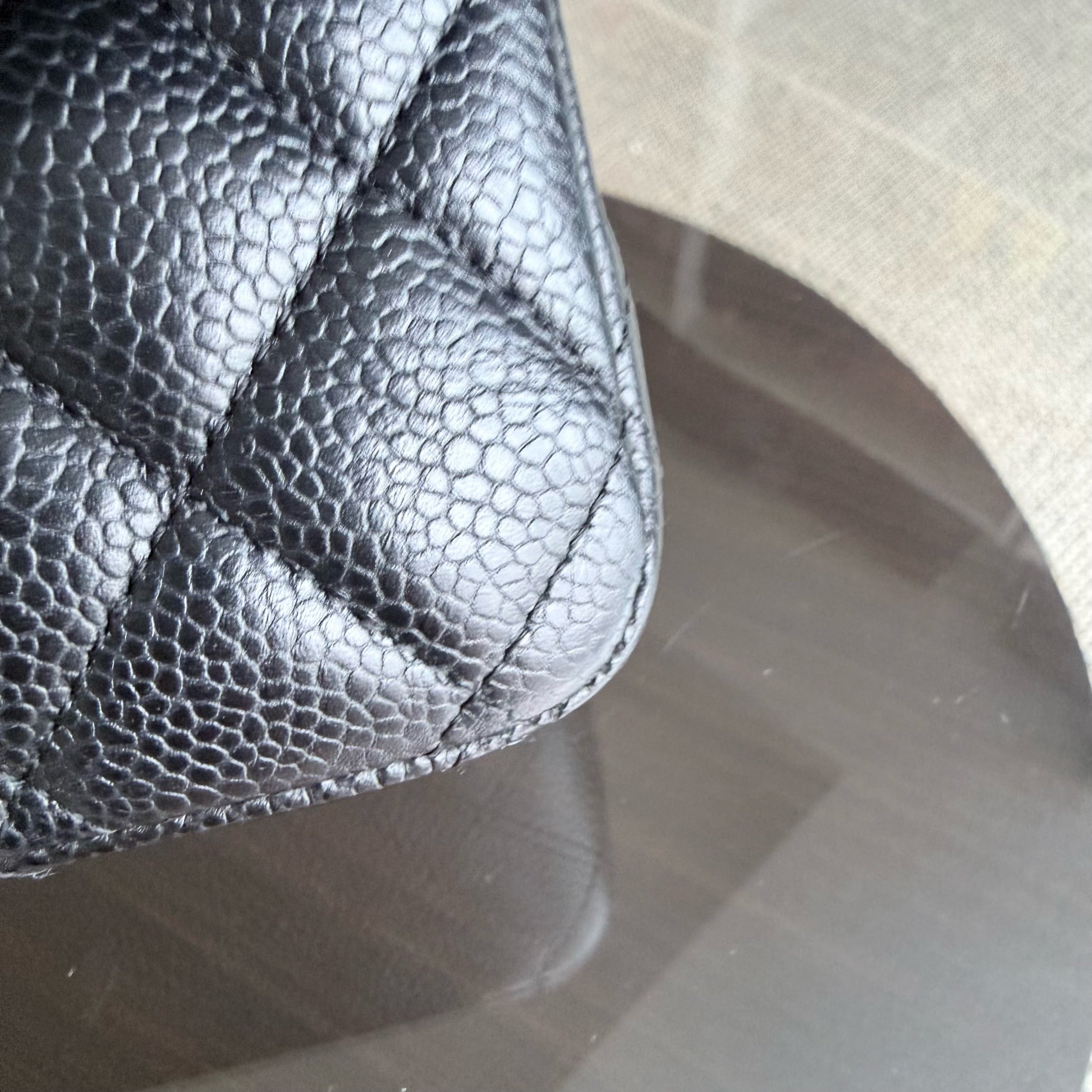 Chanel Classic Flap Medium - Caviar 25CM Quilted Grained Calfskin Black Gold Hardware Series 23