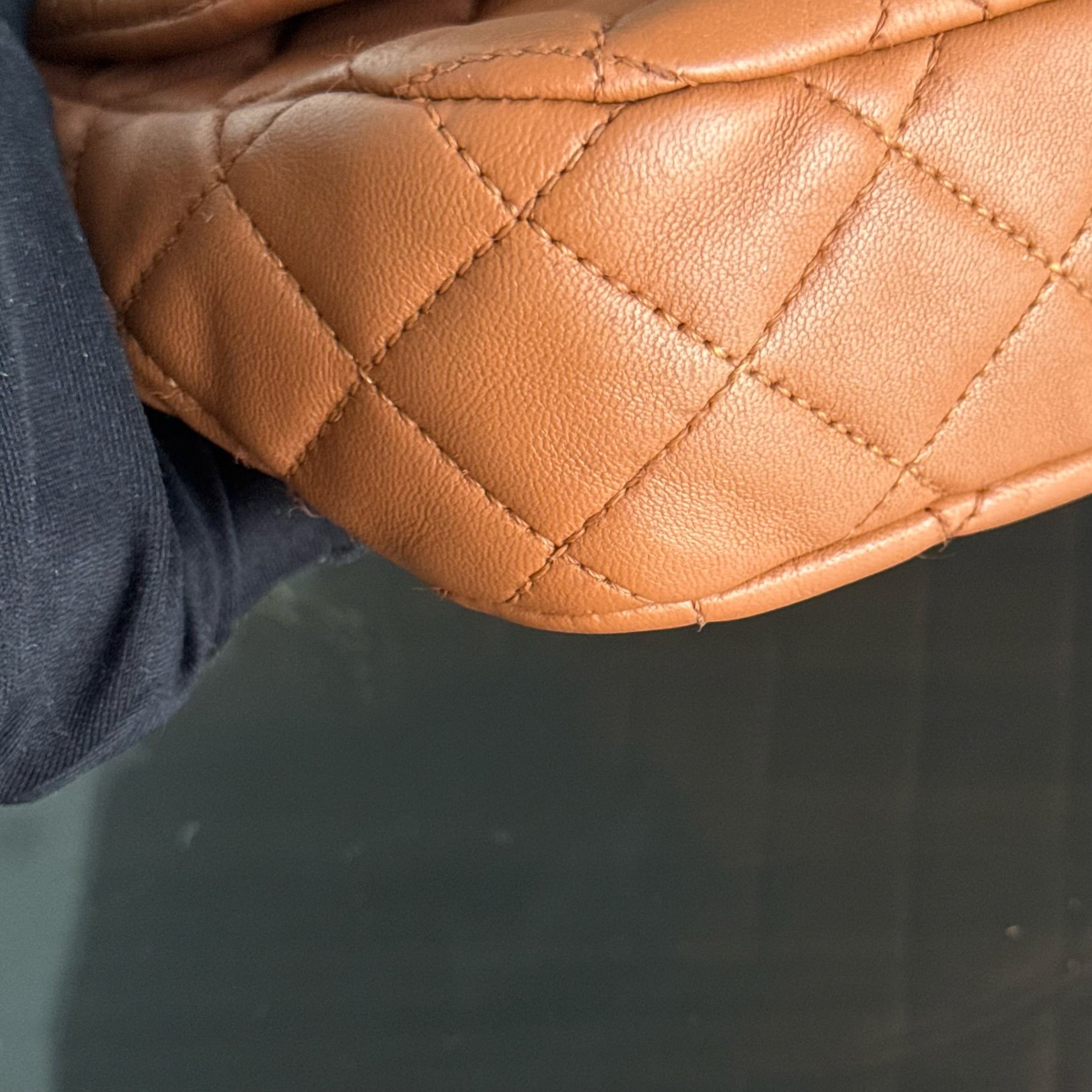 Chanel Classic Flap Medium - Special Valentine Edition 25CM Quilted Lambskin Red Gold Hardware Series 14