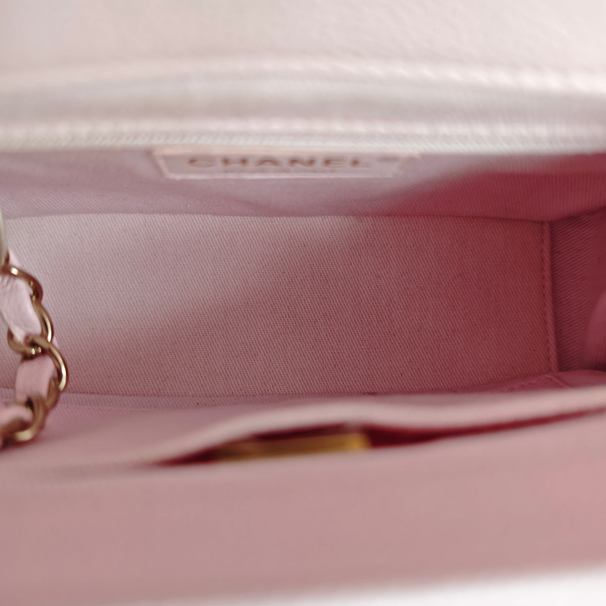 Chanel Business Affinity - Medium 23CM Caviar Quilted Sakura Light Pink Gold Hardware Microchip
