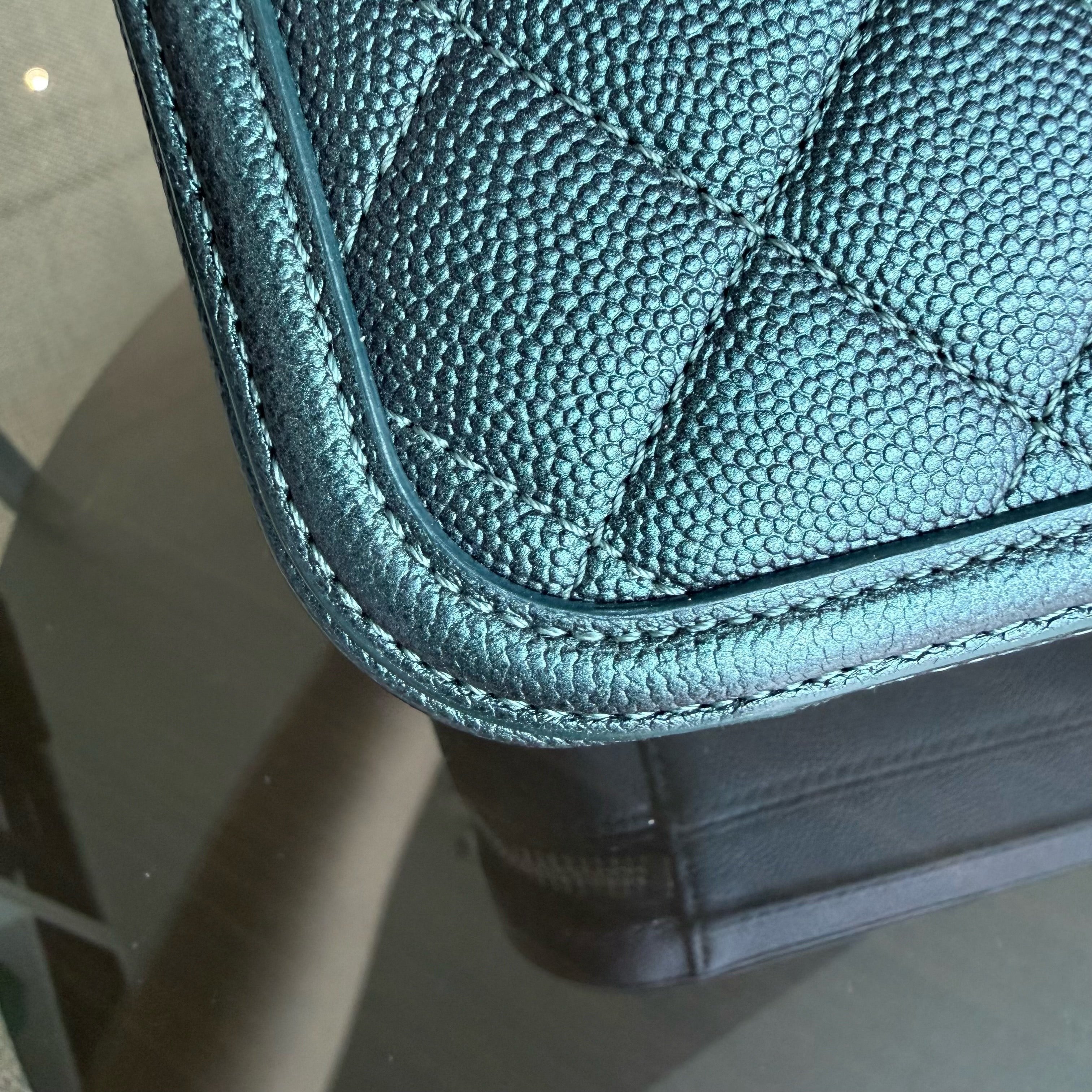 Chanel Filigree Vanity Case Medium - Caviar 21CM Irridiscent Dark Green Gold Hardware Series 26