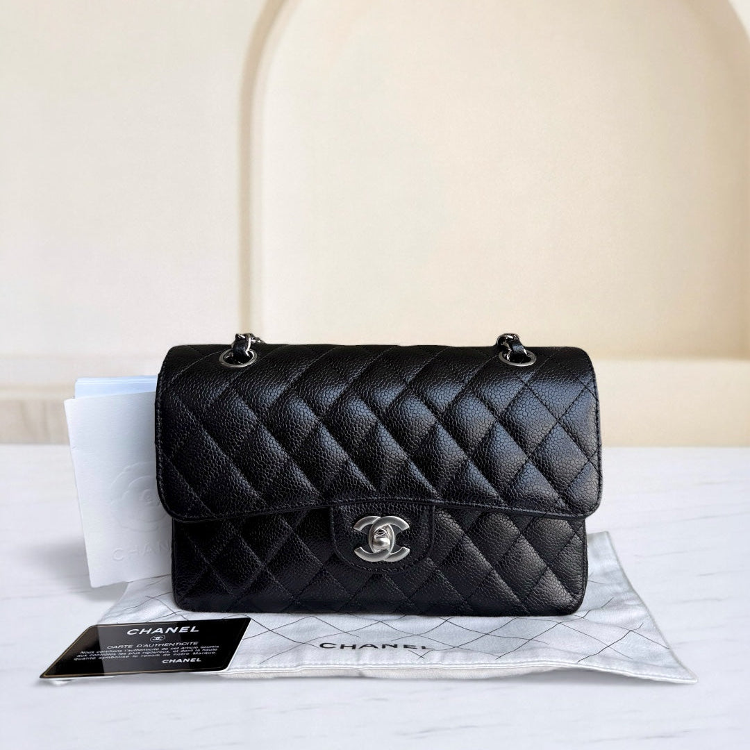 Chanel Classic Flap Small - Caviar 23CM Quilted Black Silver Hardware Series 31