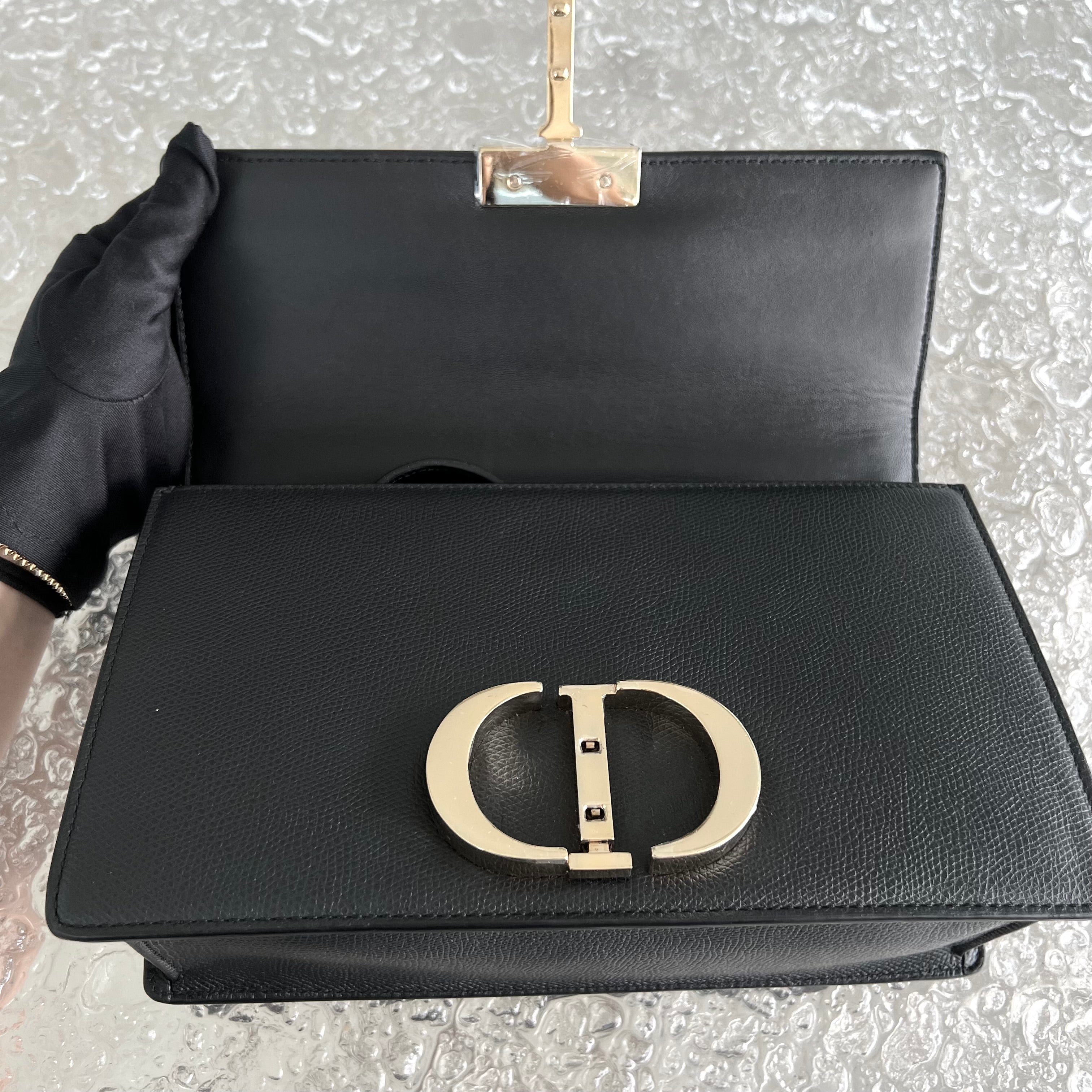 *Grained Calfskin* East West Montaigne 30 Grained Calfskin Black Golden Hardware