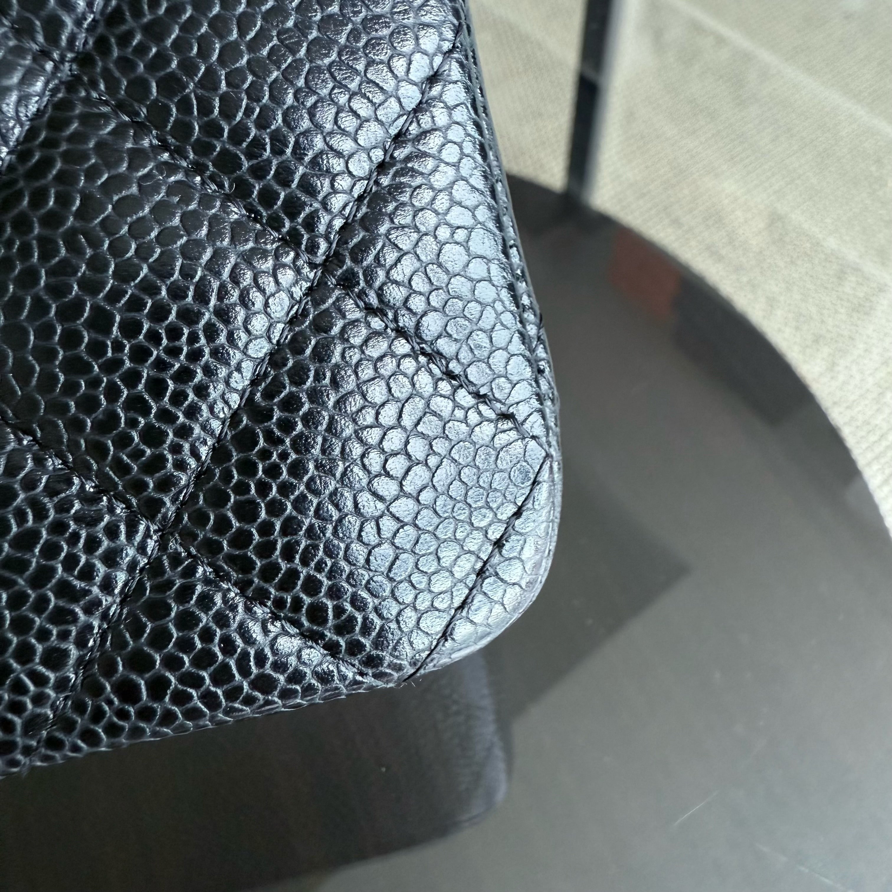 Chanel Classic Flap Medium - Caviar 25CM Quilted Grained Calfskin Black Gold Hardware Series 19