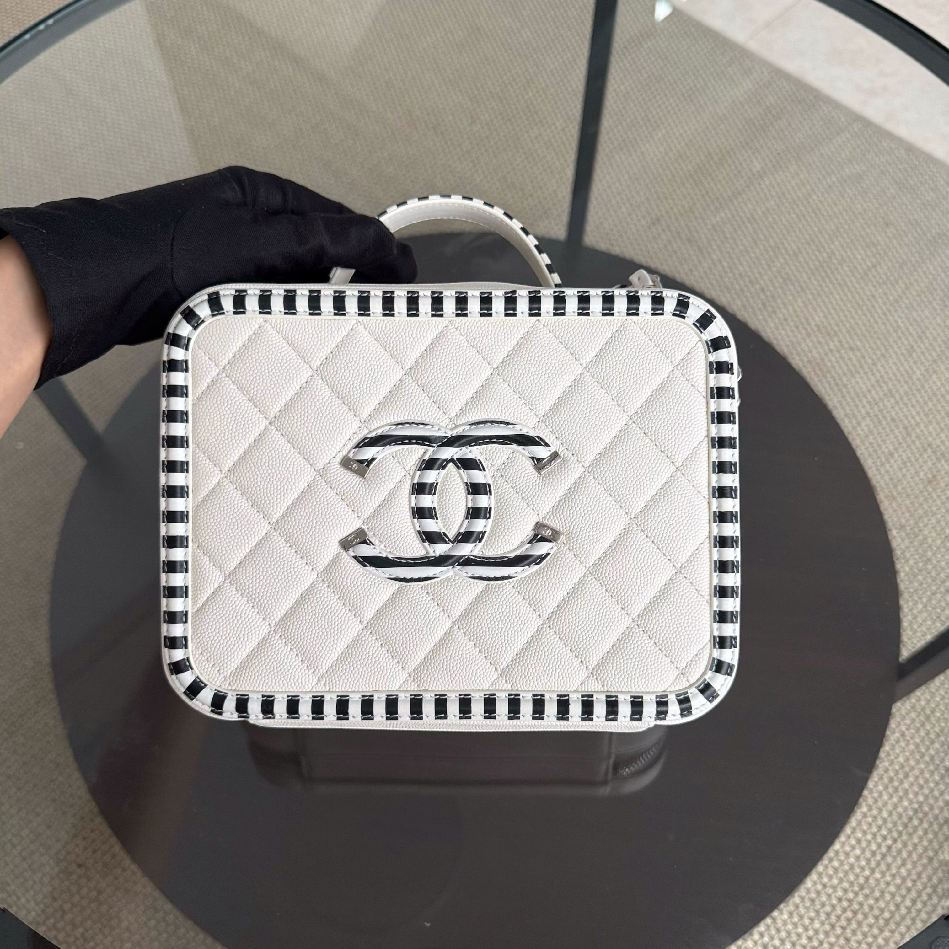 Chanel Filigree Vanity Case Medium - 21CM Caviar Quilted Two tone White-Black Gold Hardware Series 27