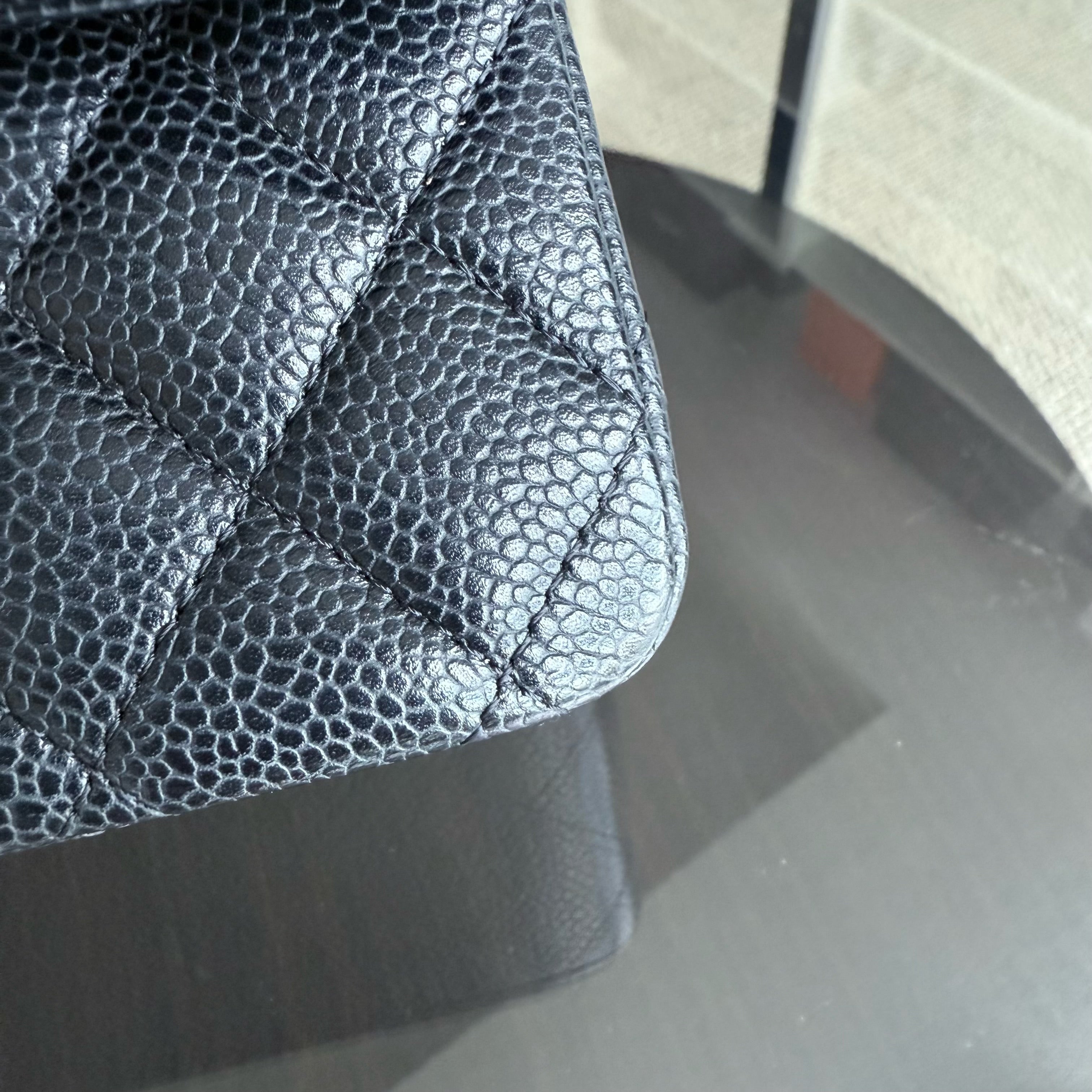 Chanel Classic Flap Medium - Caviar 25CM Quilted Grained Calfskin Black Gold Hardware Series 19