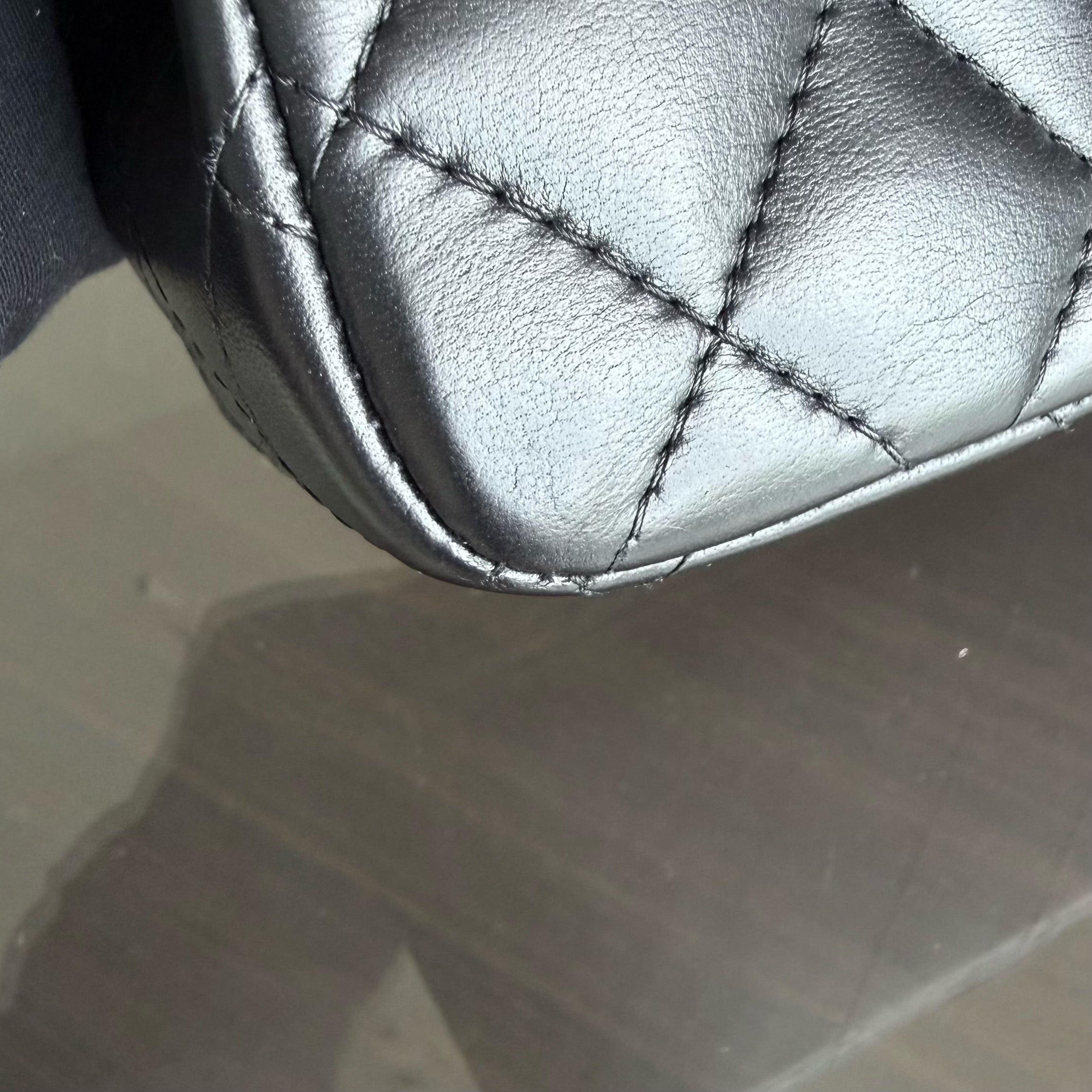 Chanel Classic Flap Mini Square - 17CM Quilted Lambskin Black Gold Hardware Series 18