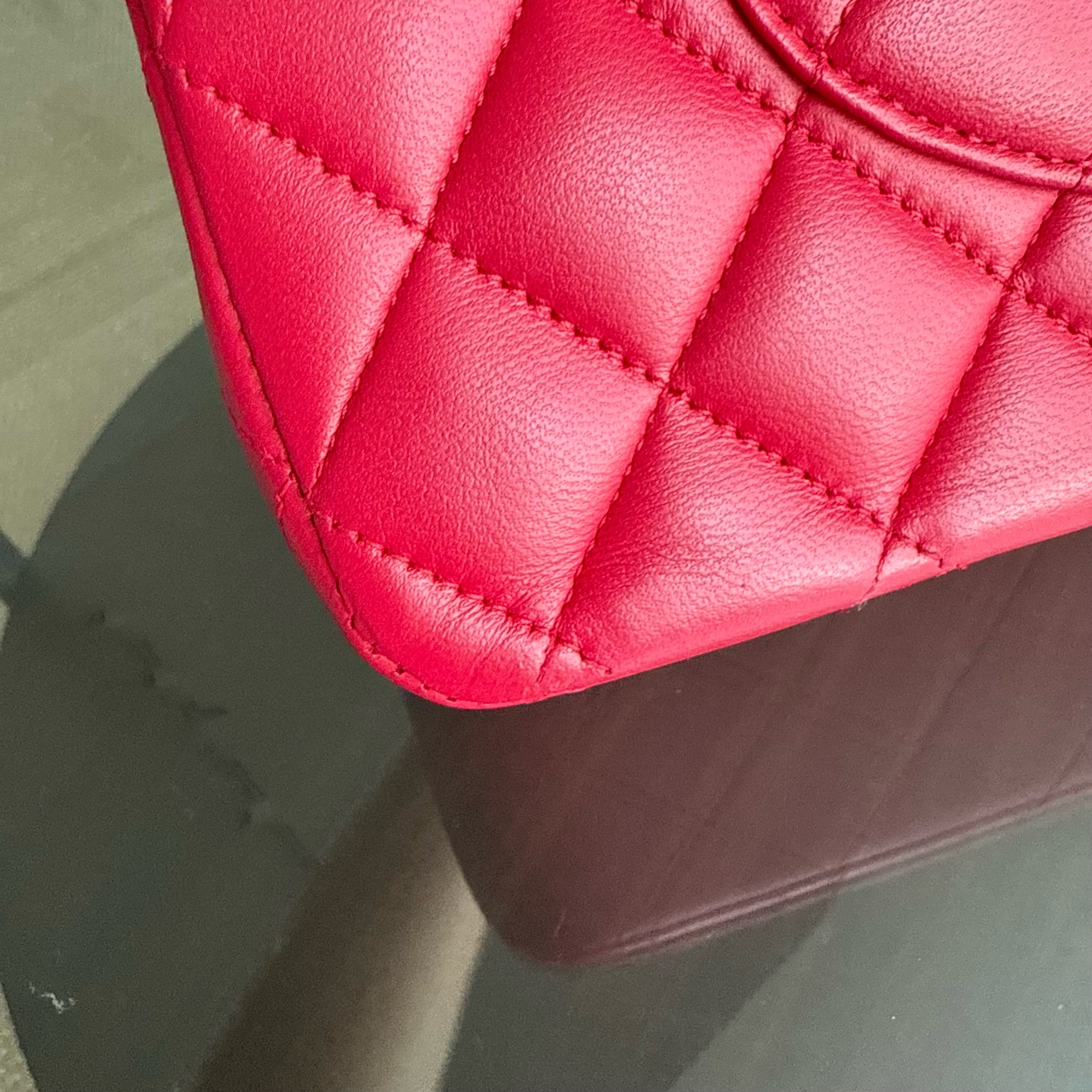 Chanel Classic Flap Medium - Quilted Lambskin 25CM Red Gold Hardware Series 21