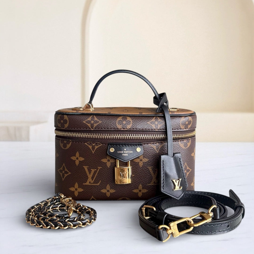 Louise Vuitton Vanity Chain Pouch Monogram