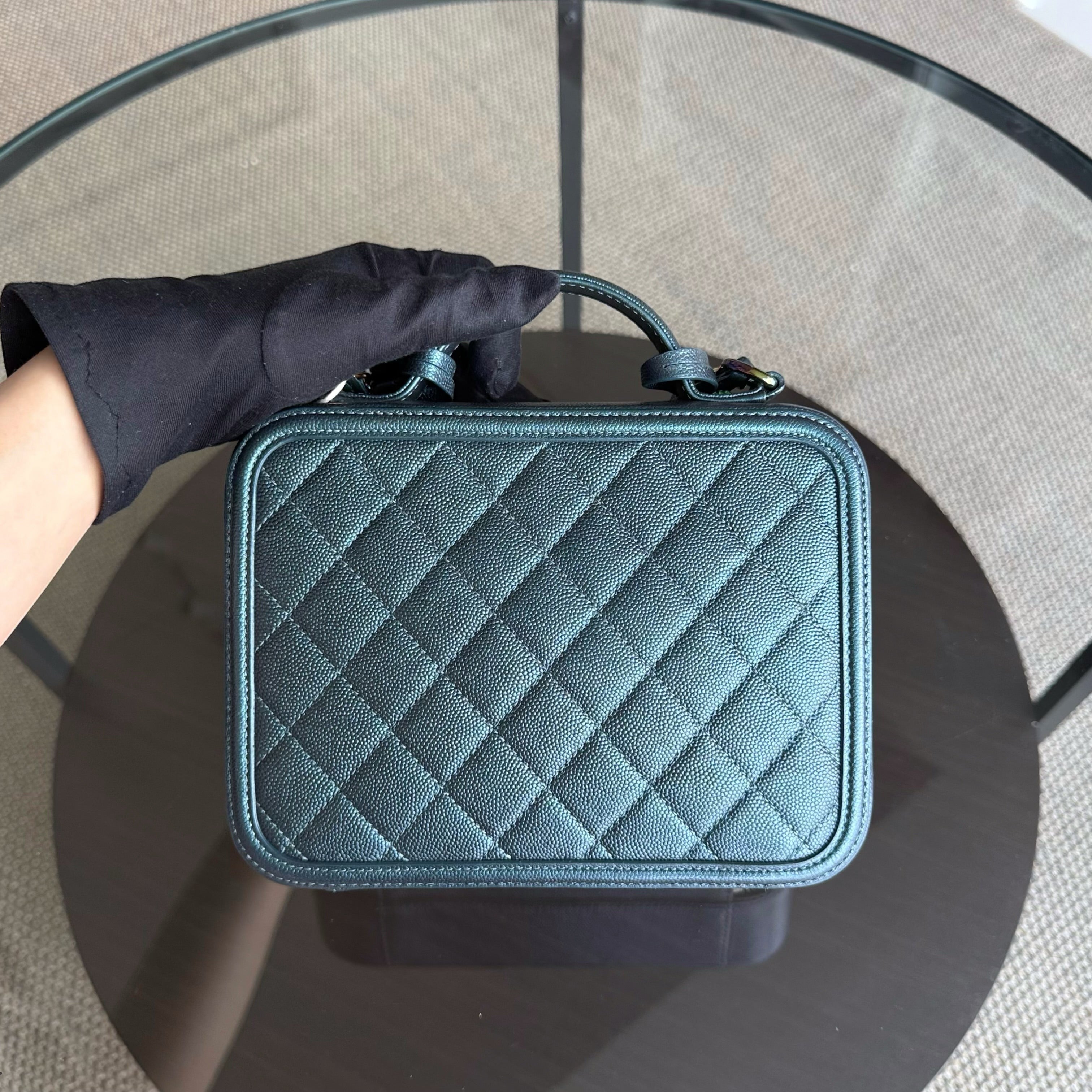 Chanel Filigree Vanity Case Medium - Caviar 21CM Irridiscent Dark Green Gold Hardware Series 26