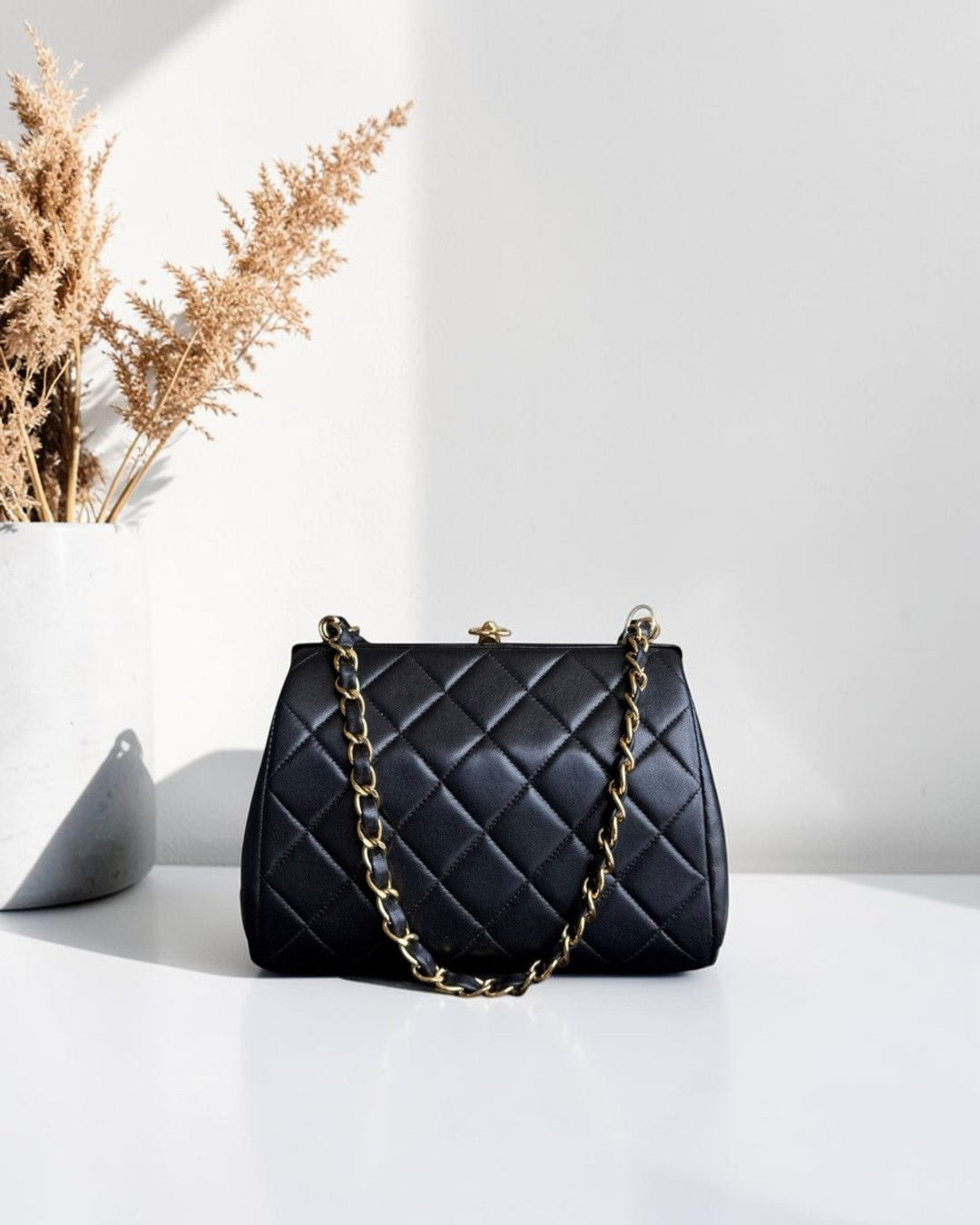 Chanel KissLock Clutch With Chain - Lambskin 19CM Quilted Black Gold Hardware Series 4