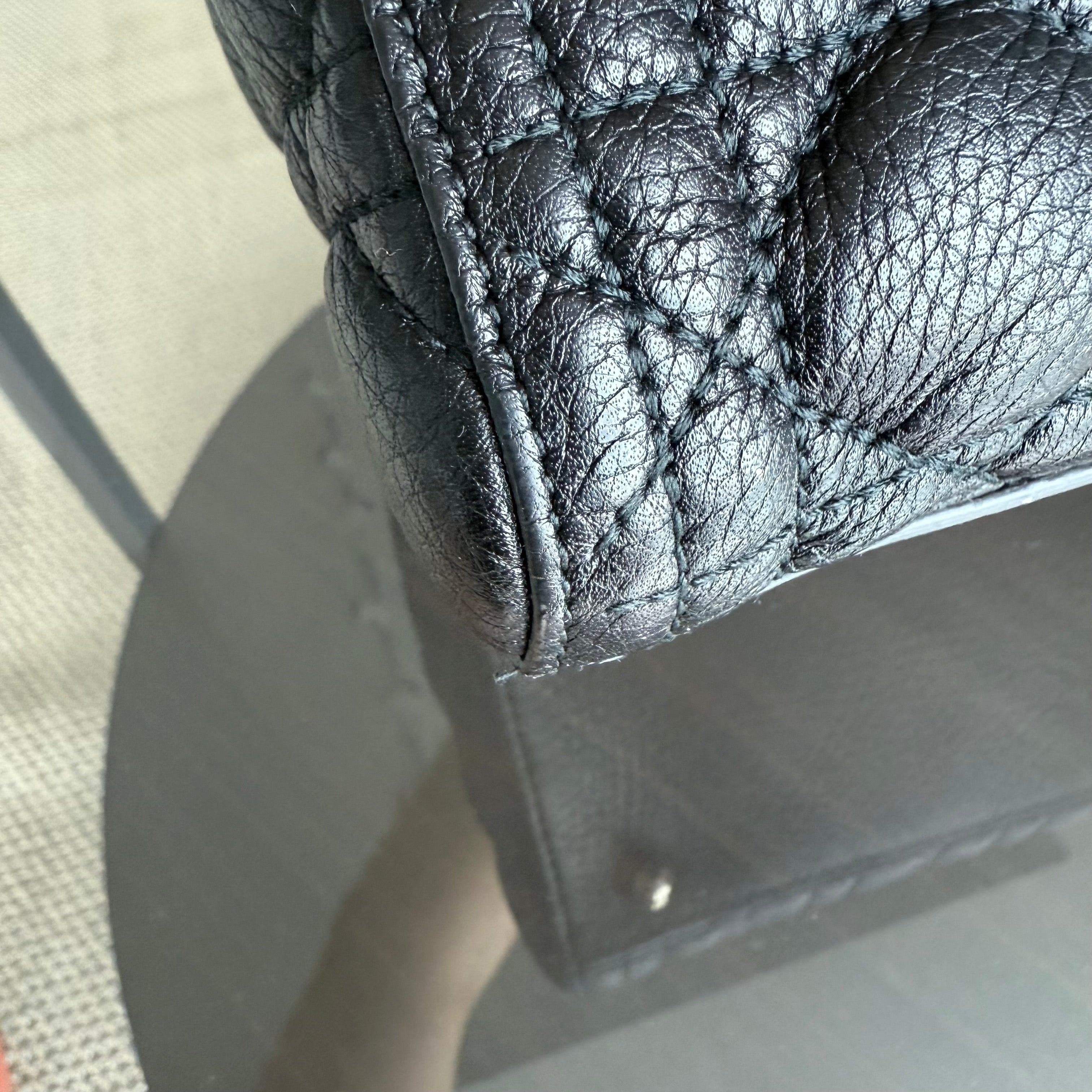 *Flap, Grained Calfskin* Lady Large Flap Grained Calfskin Cannage Black GHW