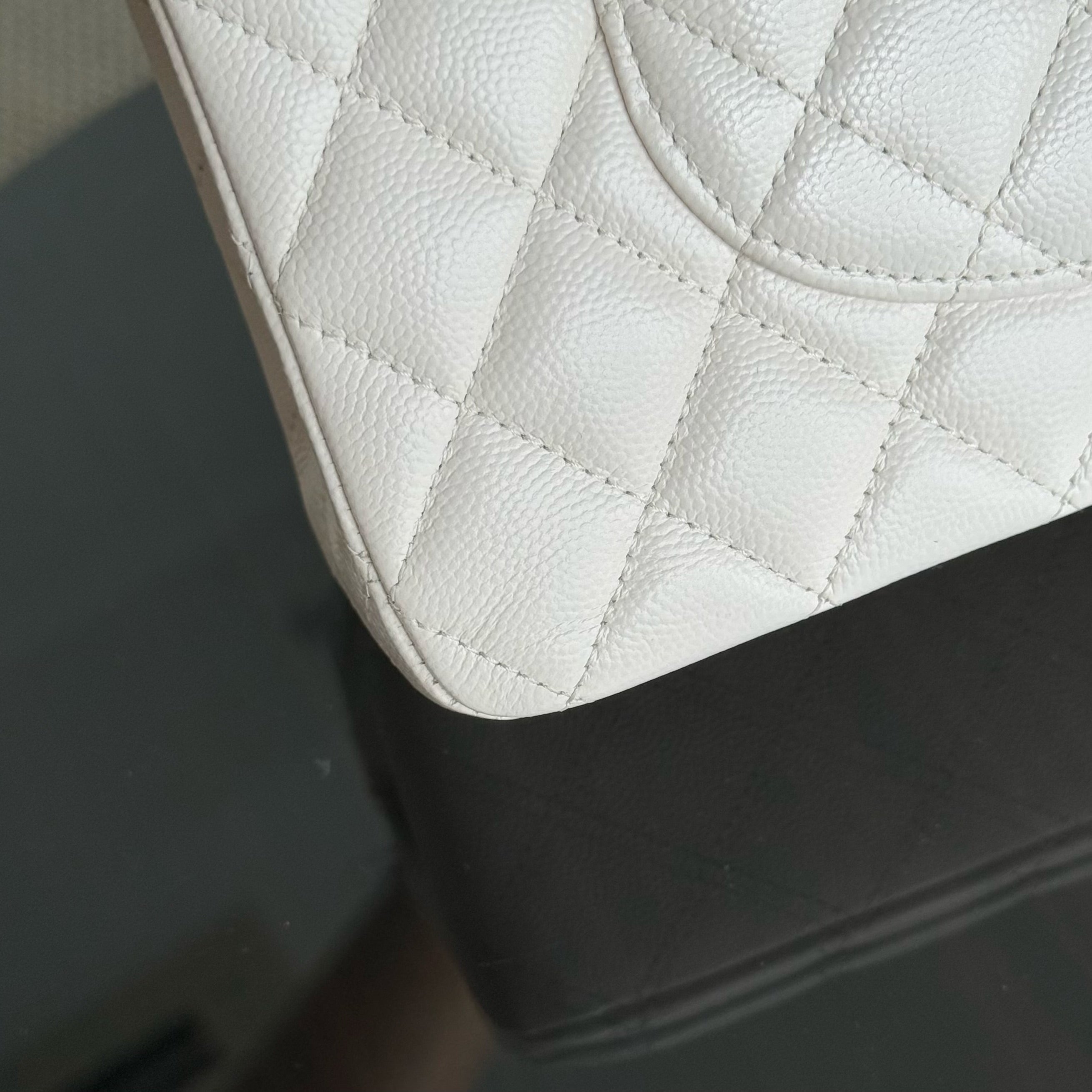 Chanel Classic Flap Medium - Caviar 25CM Quilted White Gold Hardware Series 31