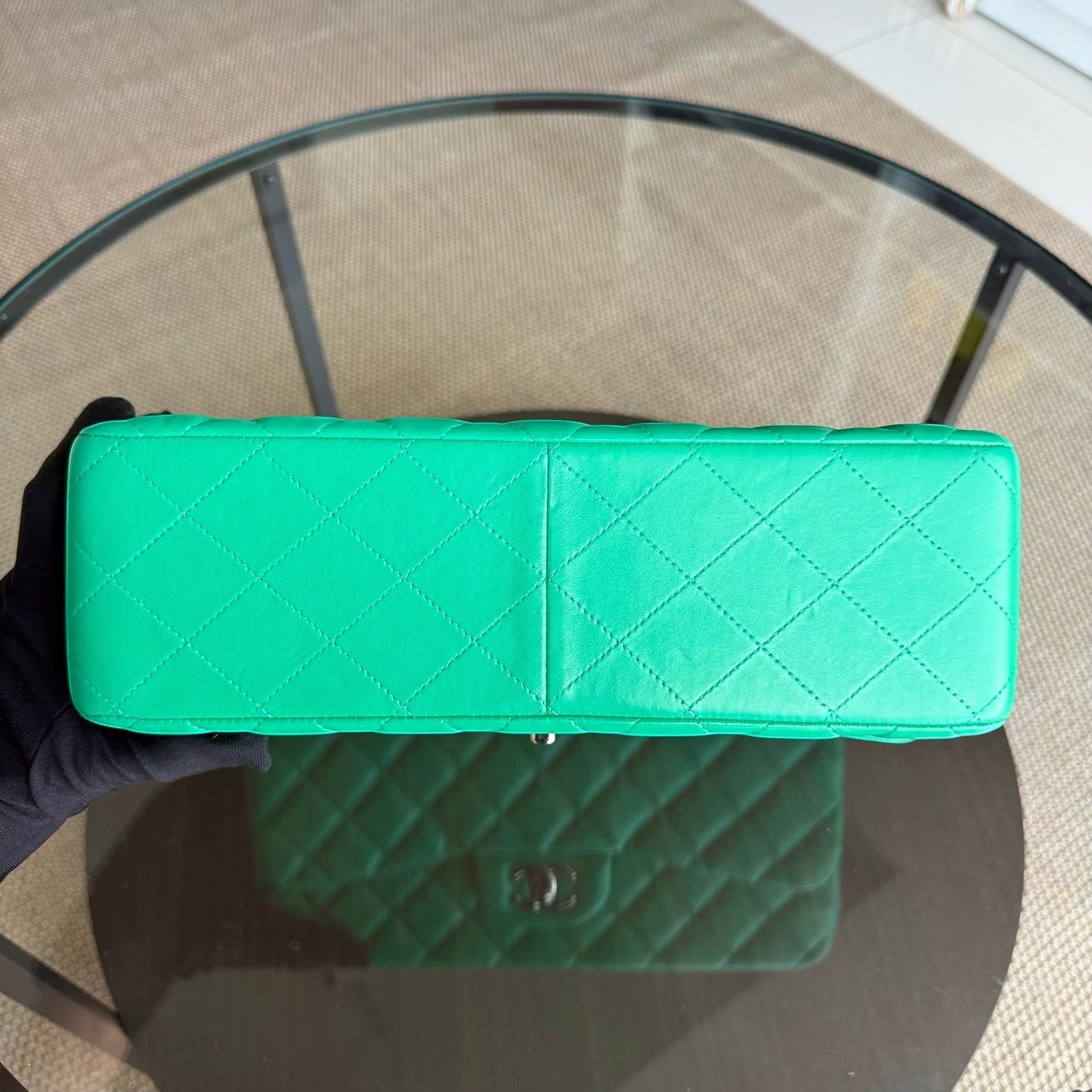 Chanel Classic Flap Jumbo - Double Flap 30CM Quilted Lambskin Green Silver Hardware Series 16