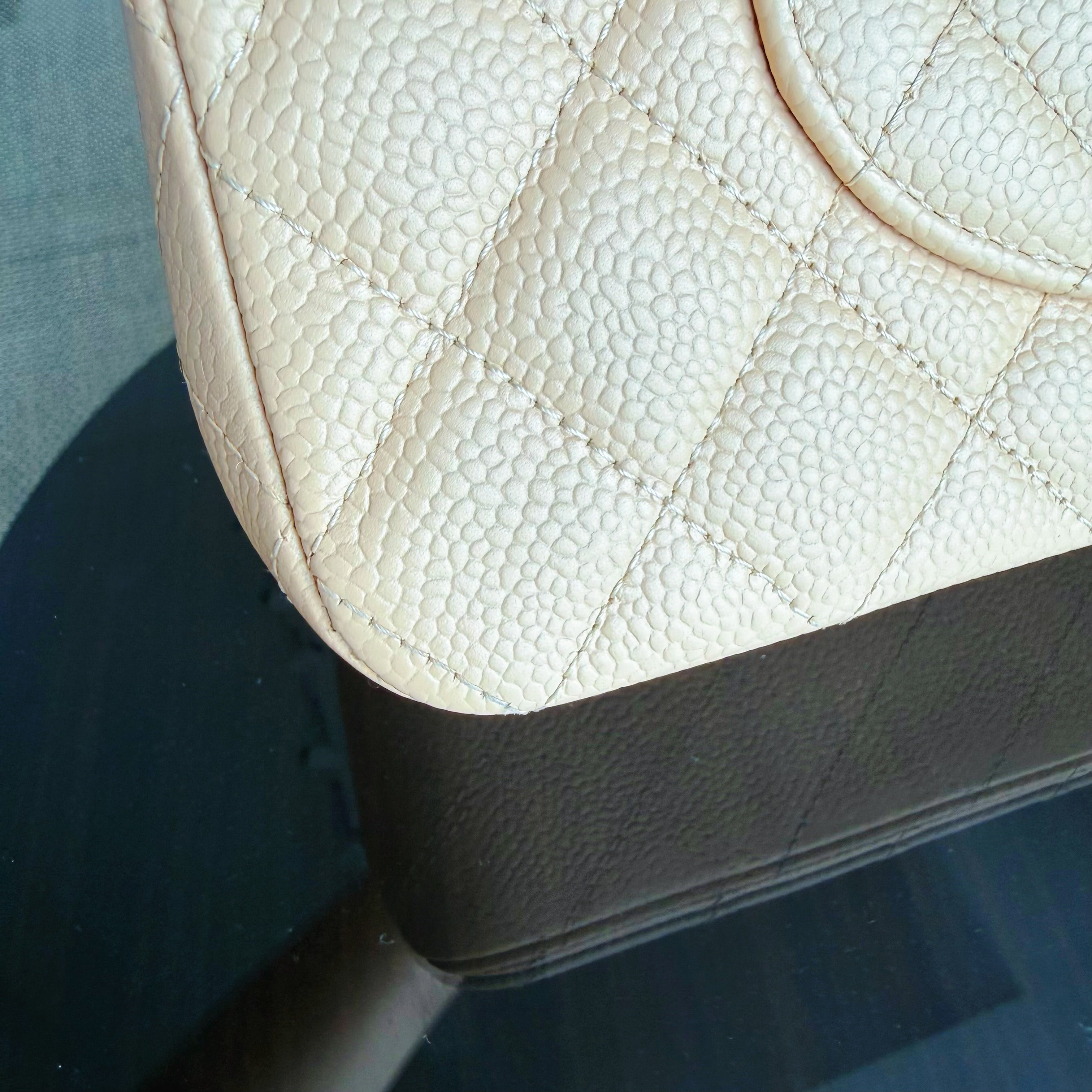 Chanel Classic Flap Medium - Caviar 25CM Quilted Beige Gold Hardware